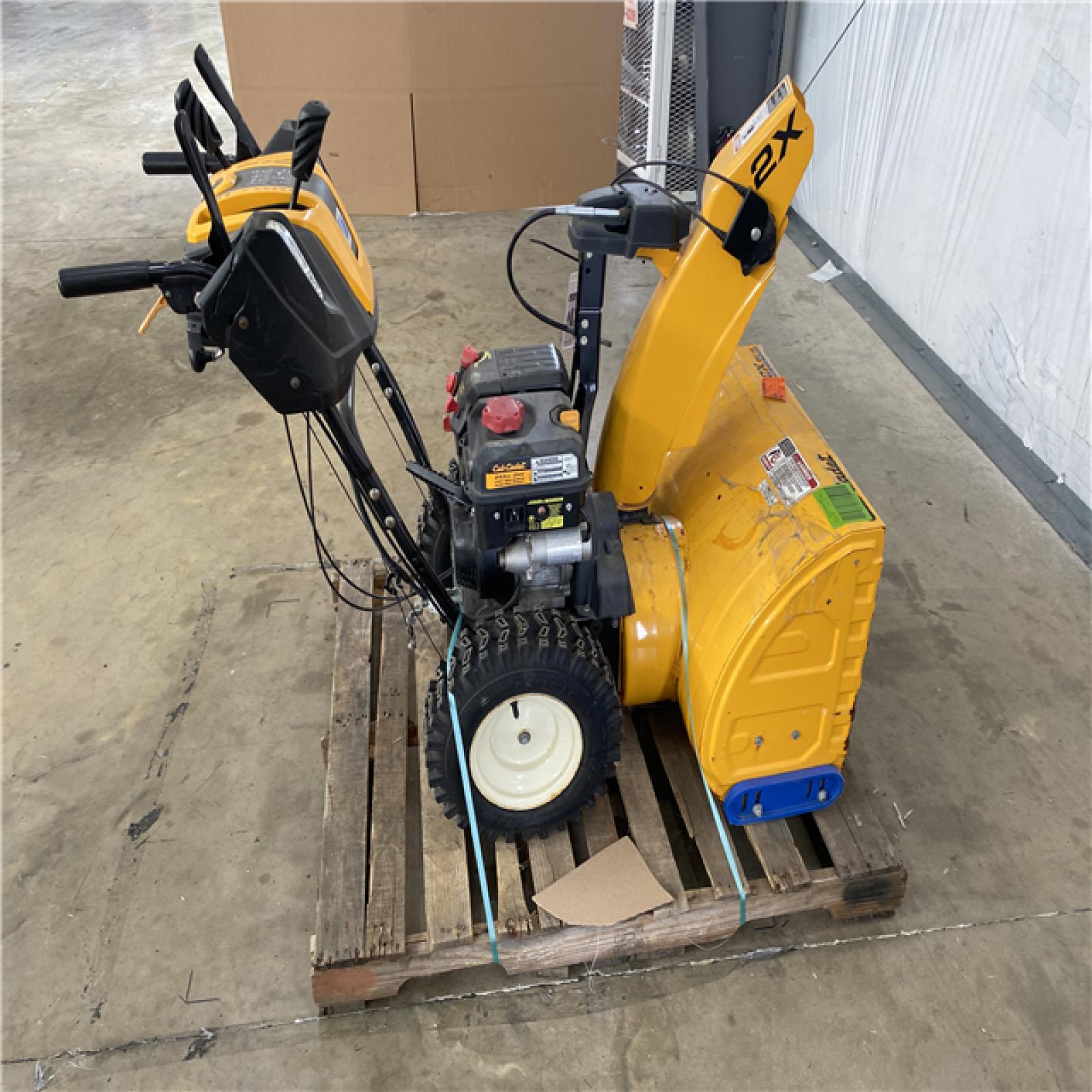 Houston Location - AS-IS Cub Cadet 2x 26'' in Snow Blower