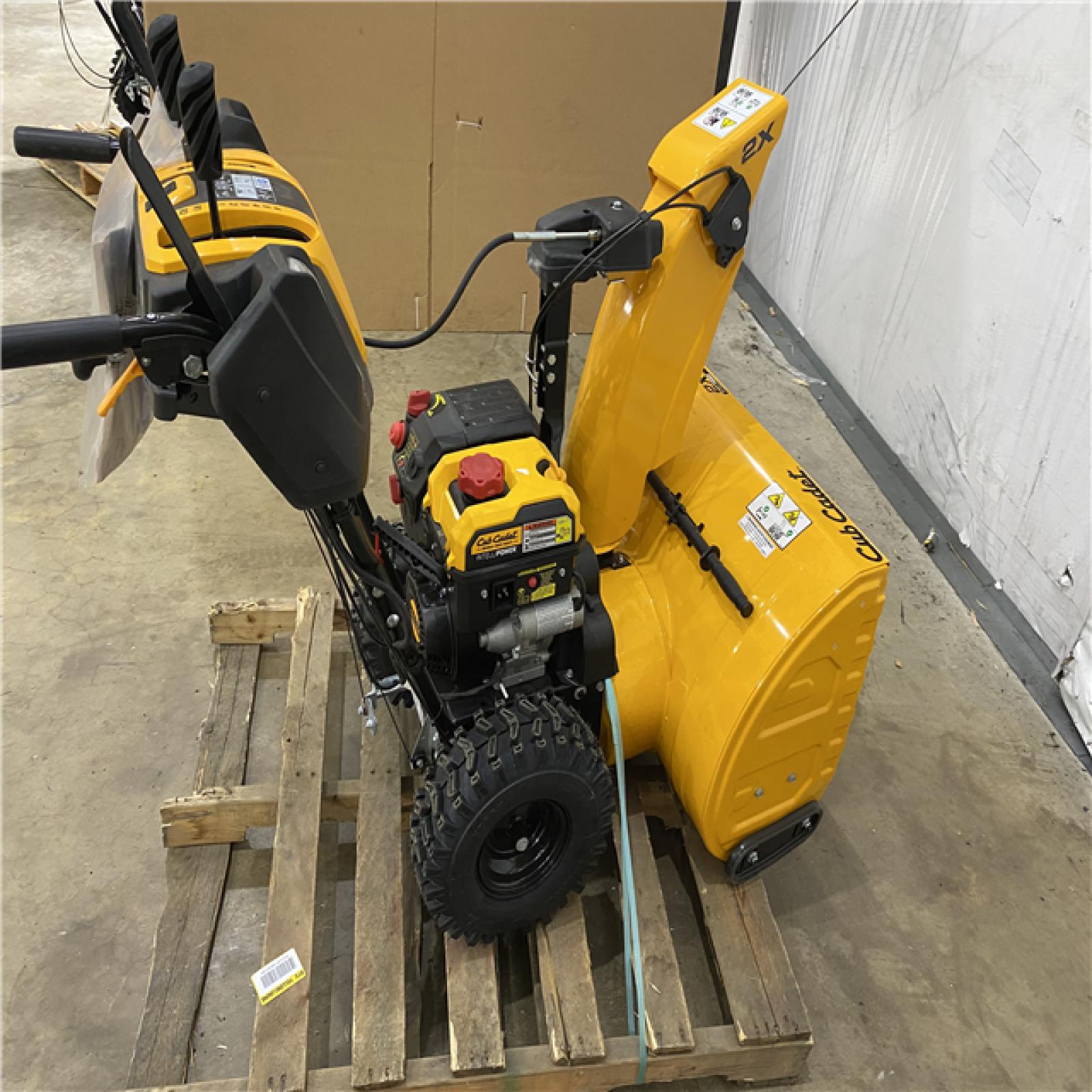 Houston Location - AS-IS Cub Cadet 2x 26'' in Snow Blower