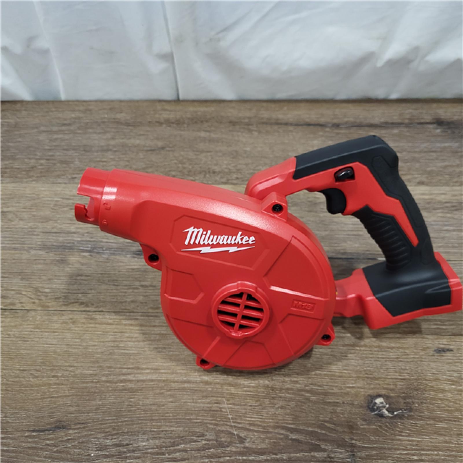 AS-IS Milwaukee M18 18-Volt Lithium-Ion Cordless Compact Blower (Tool-Only)