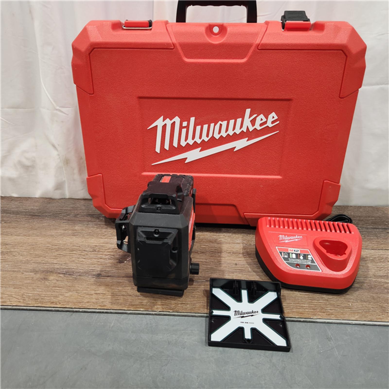 AS IS Milwaukee-3632-21 M12 Green Beam Laser 360Â° 3-Plane Kit