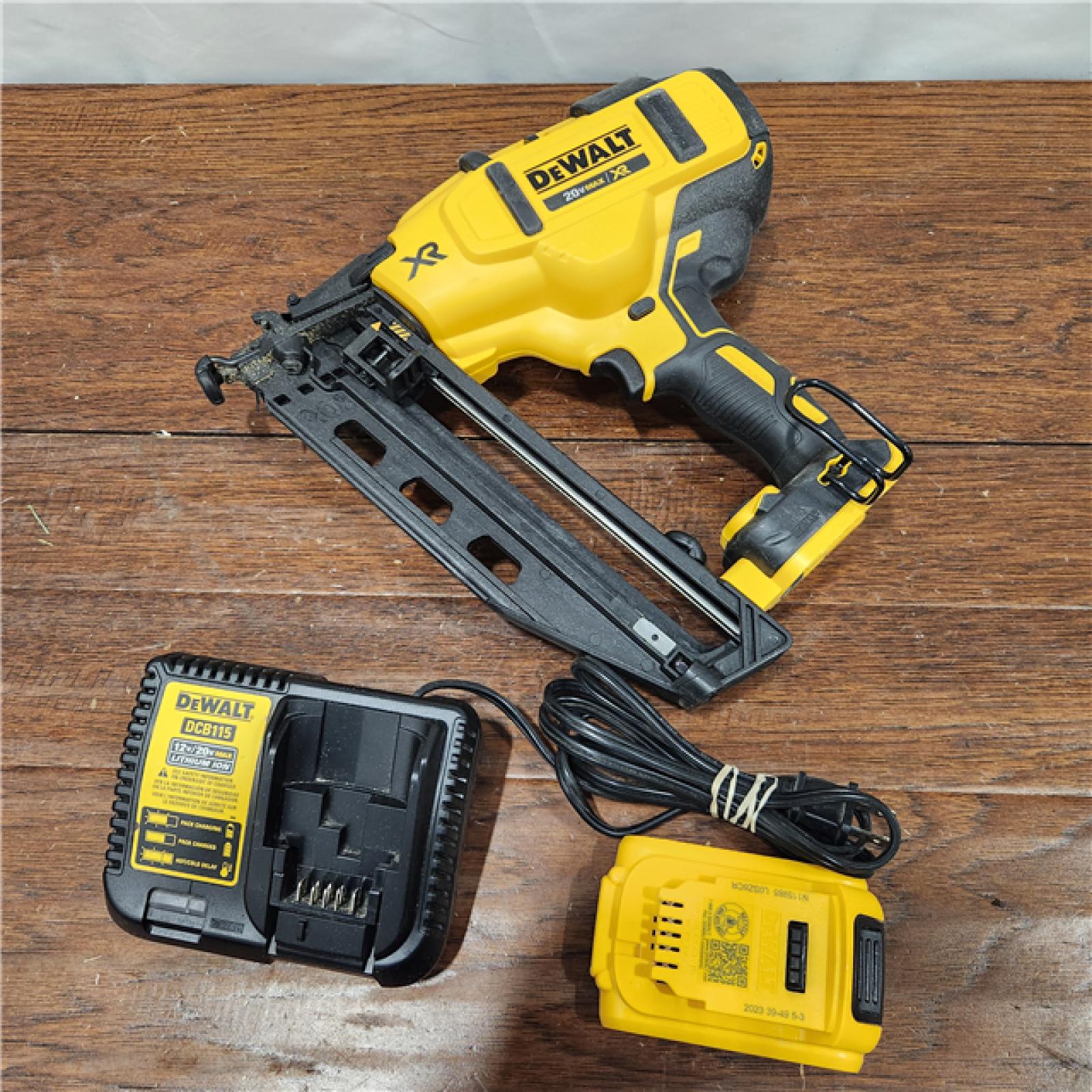 AS-IS DeWalt DCN660D1 20V 16 Gauge Cordless Angled Finish Nailer Kit W/ 2Ah Battery