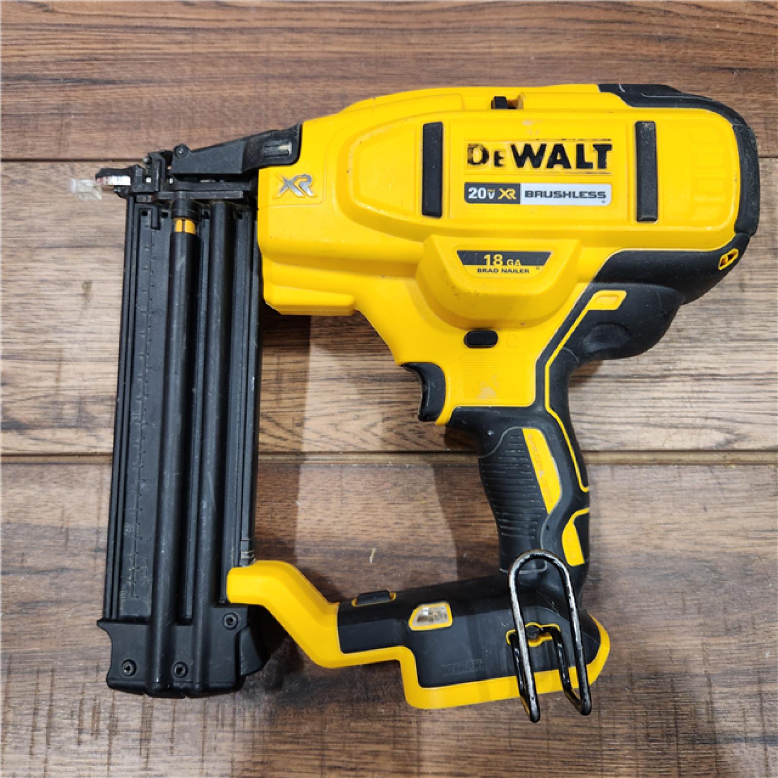 AS-IS DEWALT 20V MAX XR 18 Gauge Brad Nailer Kit