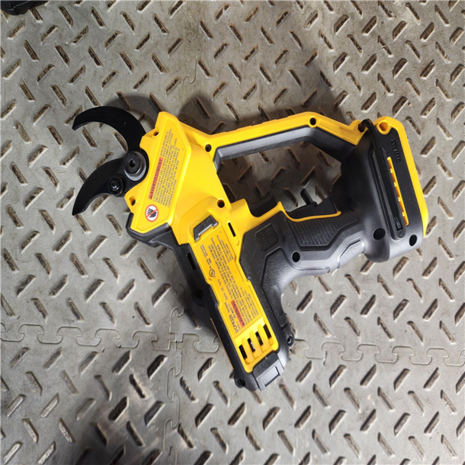 HOUSTON LOCATION - AS-IS (APPEARS LIKE NEW) DeWalt 20V MAX Steel Cordless Pruner