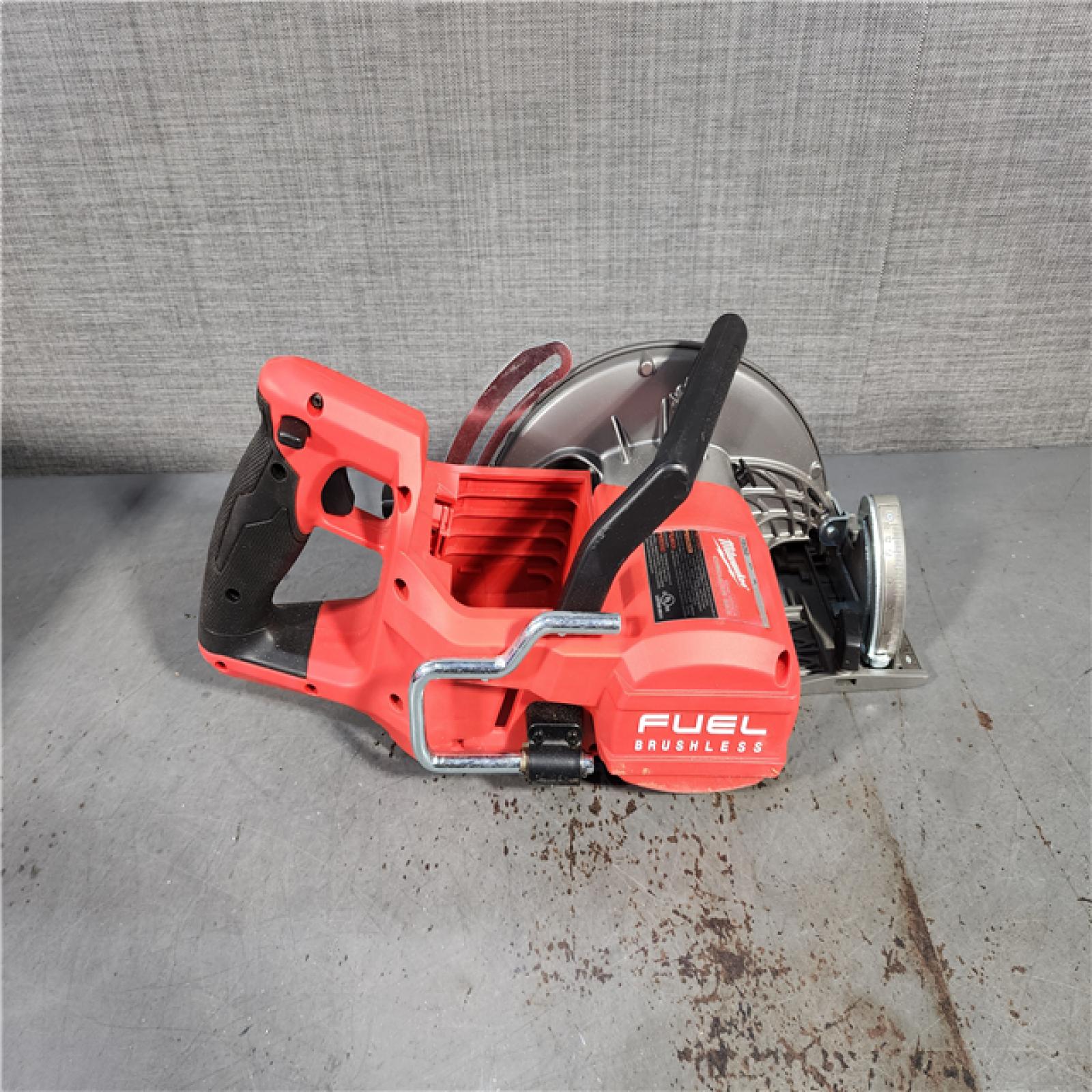 HOUSTON LOCATION - AS-IS Milwaukee 2830-20 Rear Handle Circular Saw M18 FUEL 7-1/4  Cordless Brushless Tool Only