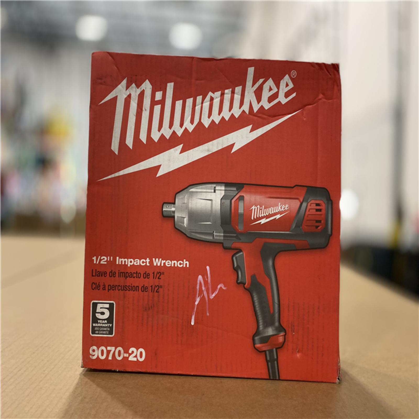 NEW! - Milwaukee 1/2 in. Impact Wrench with Rocker Switch and Detent Pin Socket Retention