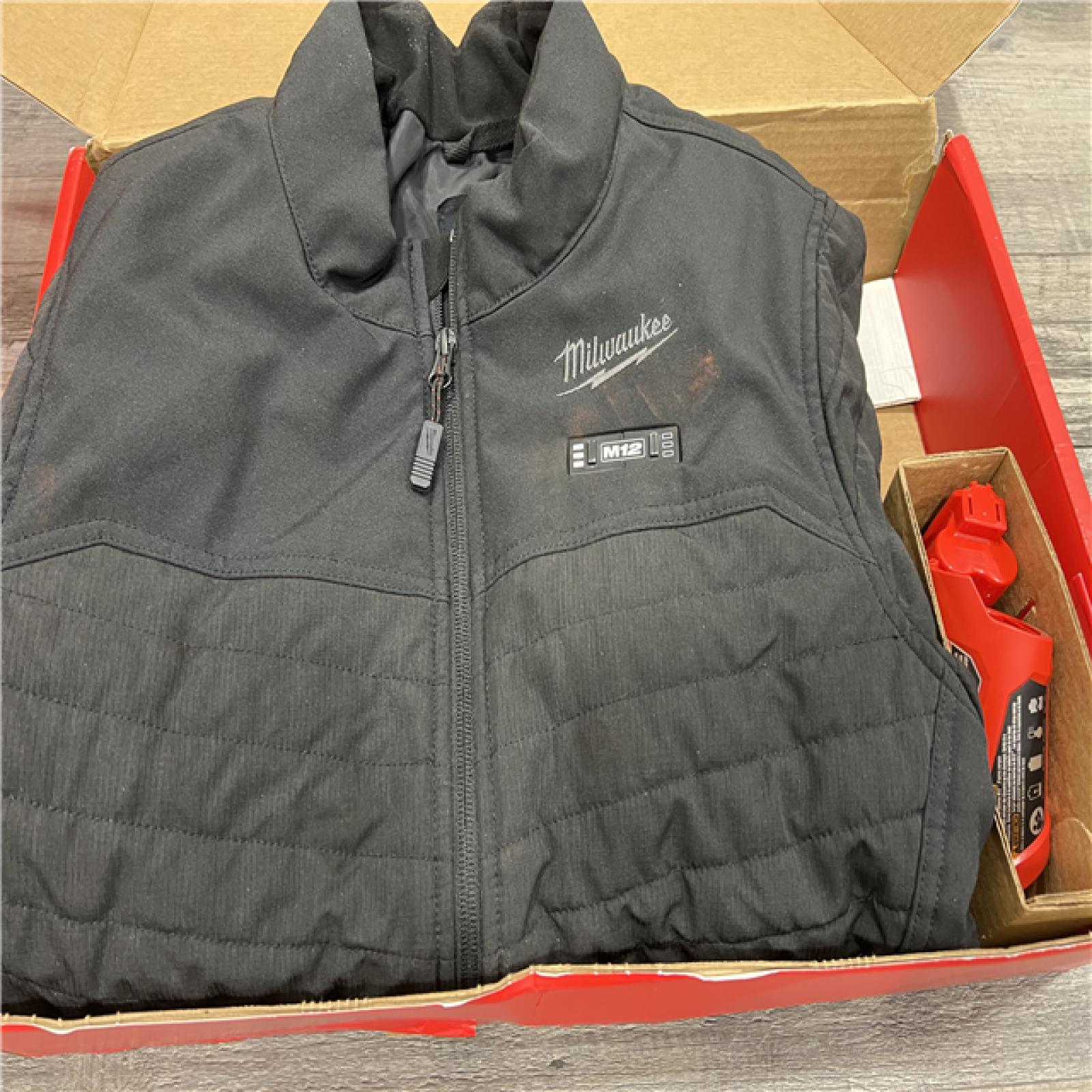 AS-IS MILWAUKEE Heated Jacket,Zipper,L,Polyester