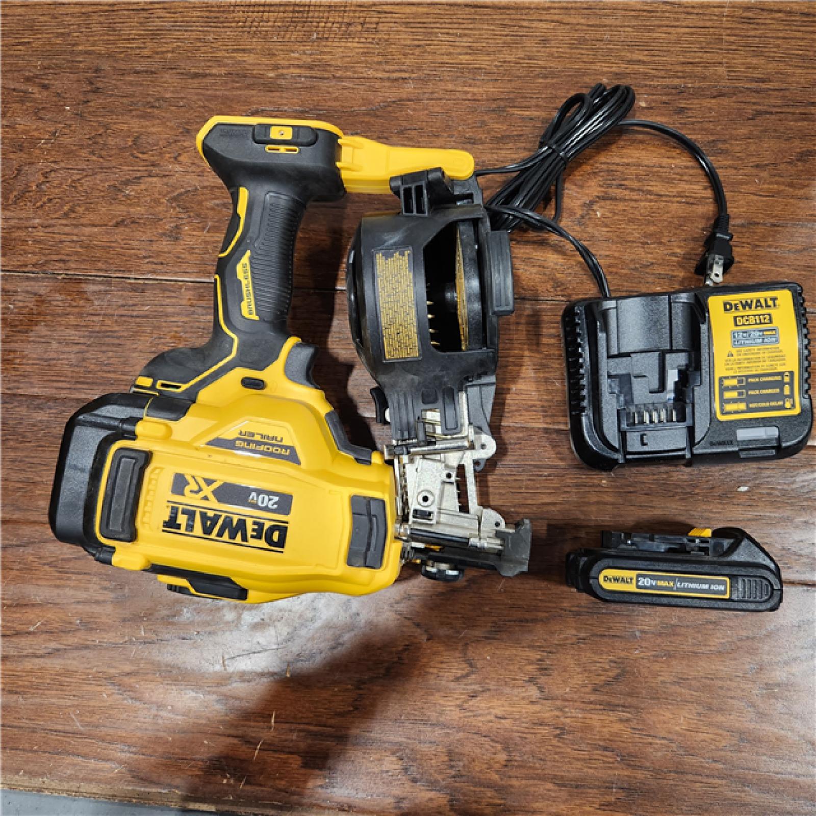 AS-IS DEWALT 2007898 Roofing Nailer Cordless