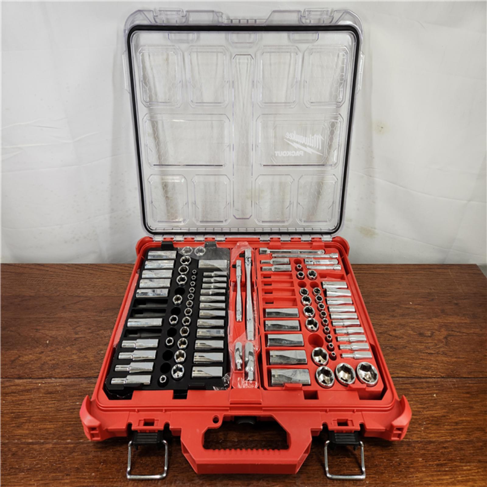 Milwaukee packout 106 store piece socket set