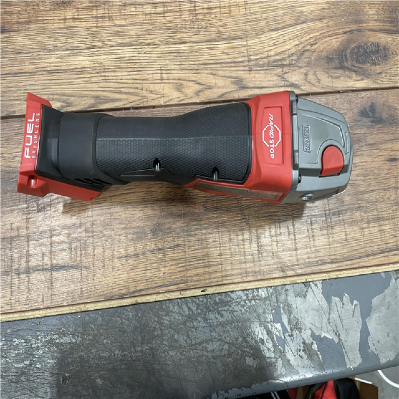 AS-IS Milwaukee 2880-20 M18 FUEL 18-Volt Lithium-Ion Brushless Cordless 4-1/2 in./5 in. Grinder