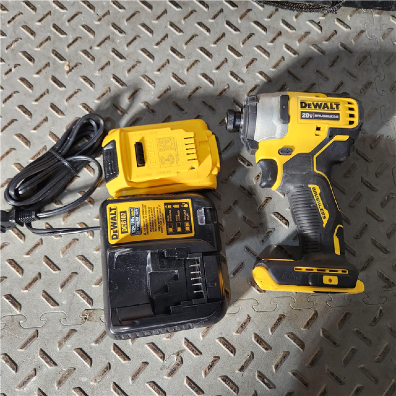 Houston location AS-IS DEWALT ATOMIC 20V MAX* Brushless Cordless Compact 1/4 in. Impact Driver Kit