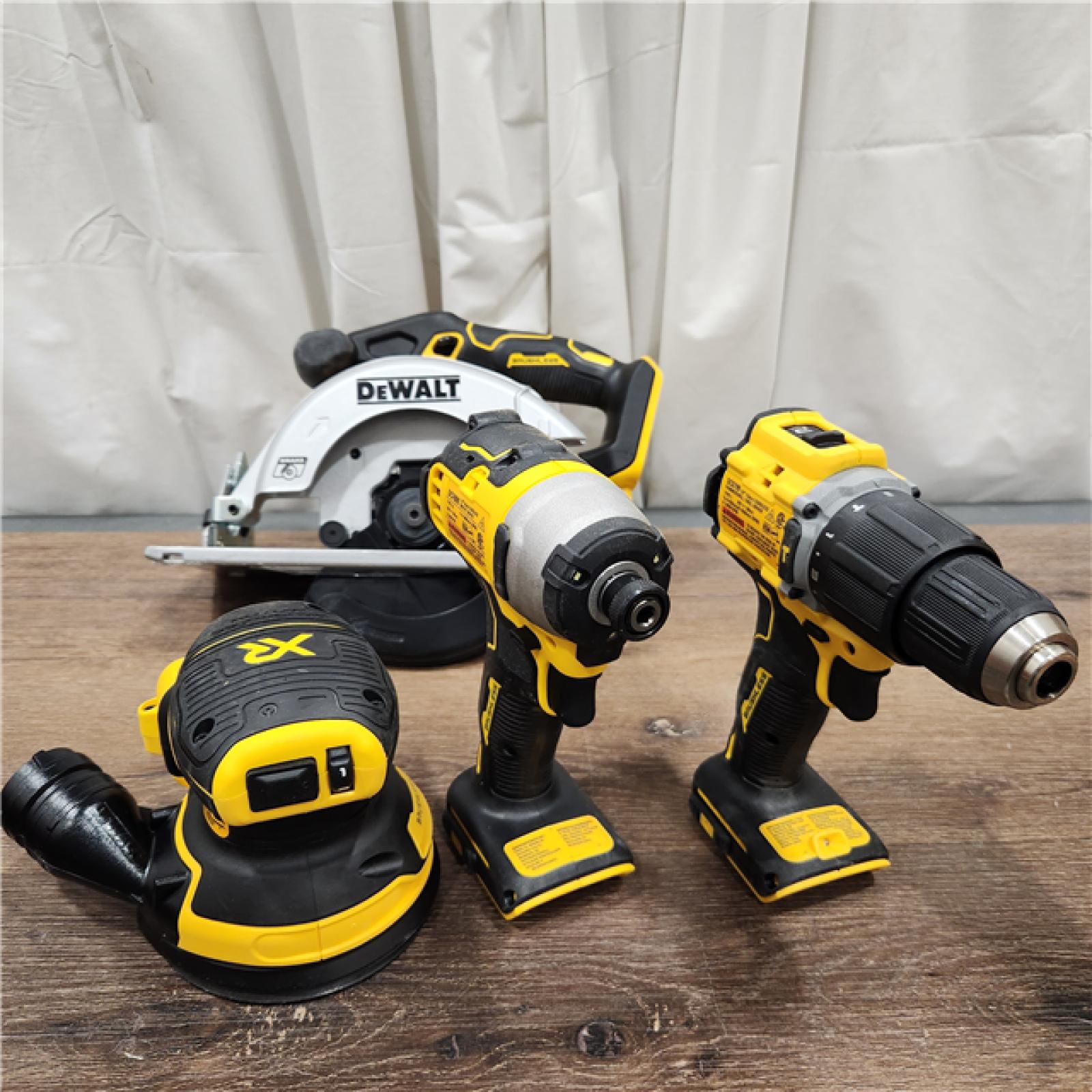 AS-IS Dewalt 20-Volt MAX ToughSystem Lithium-Ion 6-Tool Cordless Combo Kit