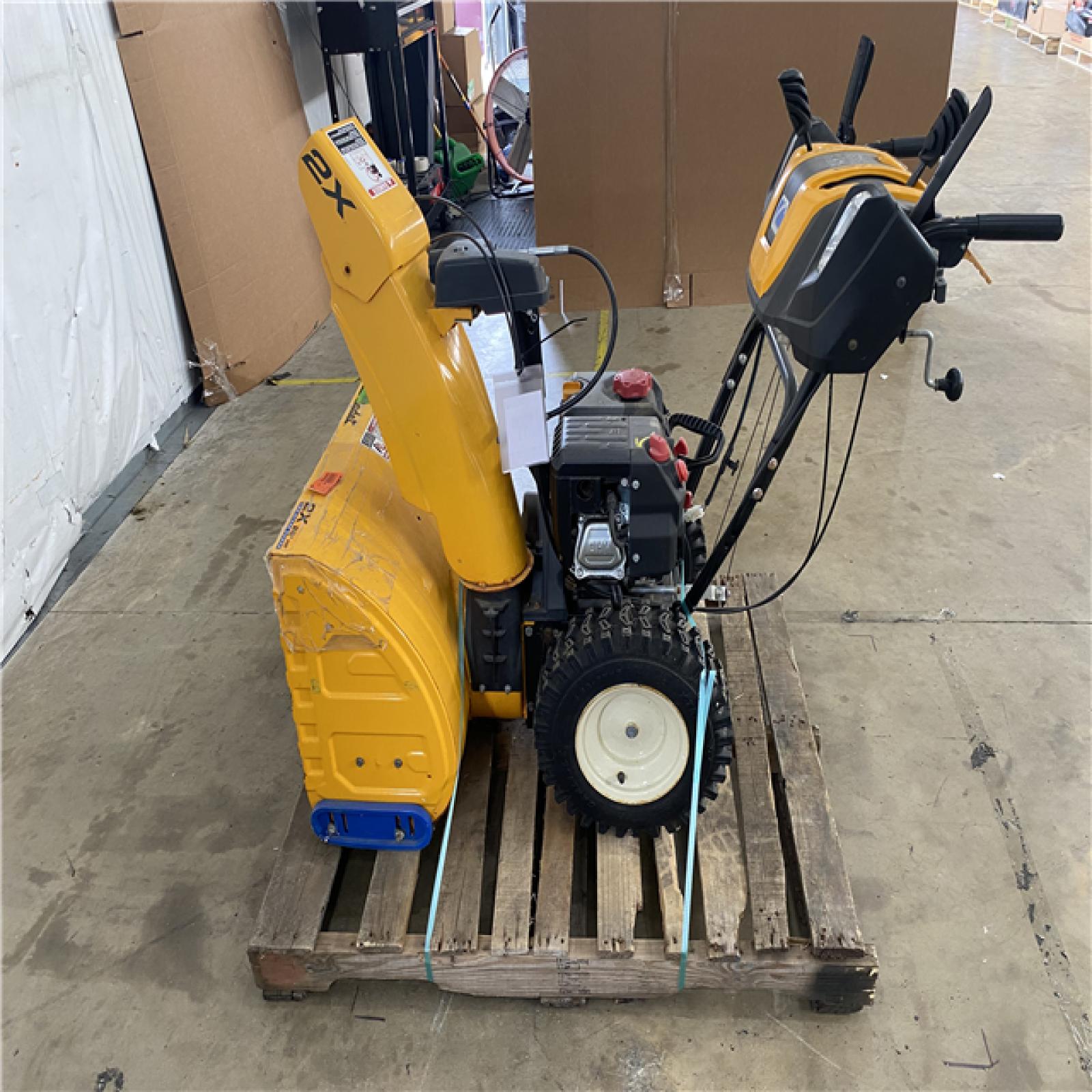 Houston Location - AS-IS Cub Cadet 2x 26'' in Snow Blower