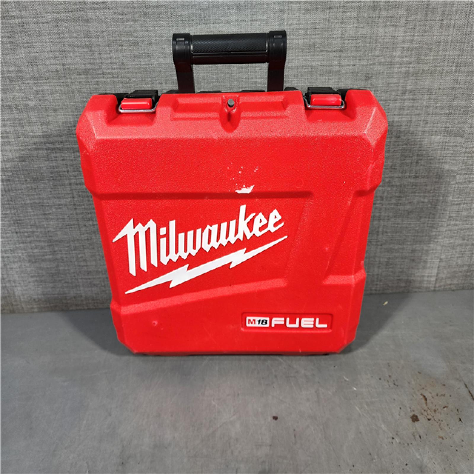 HOUSTON LOCATION - AS-IS Milwaukee 2903-22 18V M18 FUEL Lithium-Ion Brushless Cordless 1/2 Drill/Driver Kit 5.0 Ah