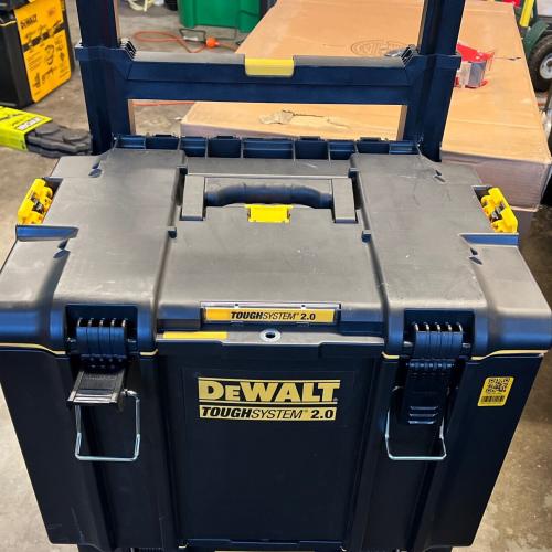 HOUSTON LOCATION - AS-IS (APPEARS LIKE NEW) Dewalt 20-Volt MAX ToughSystem Lithium-Ion 6-Tool Cordless Combo Kit