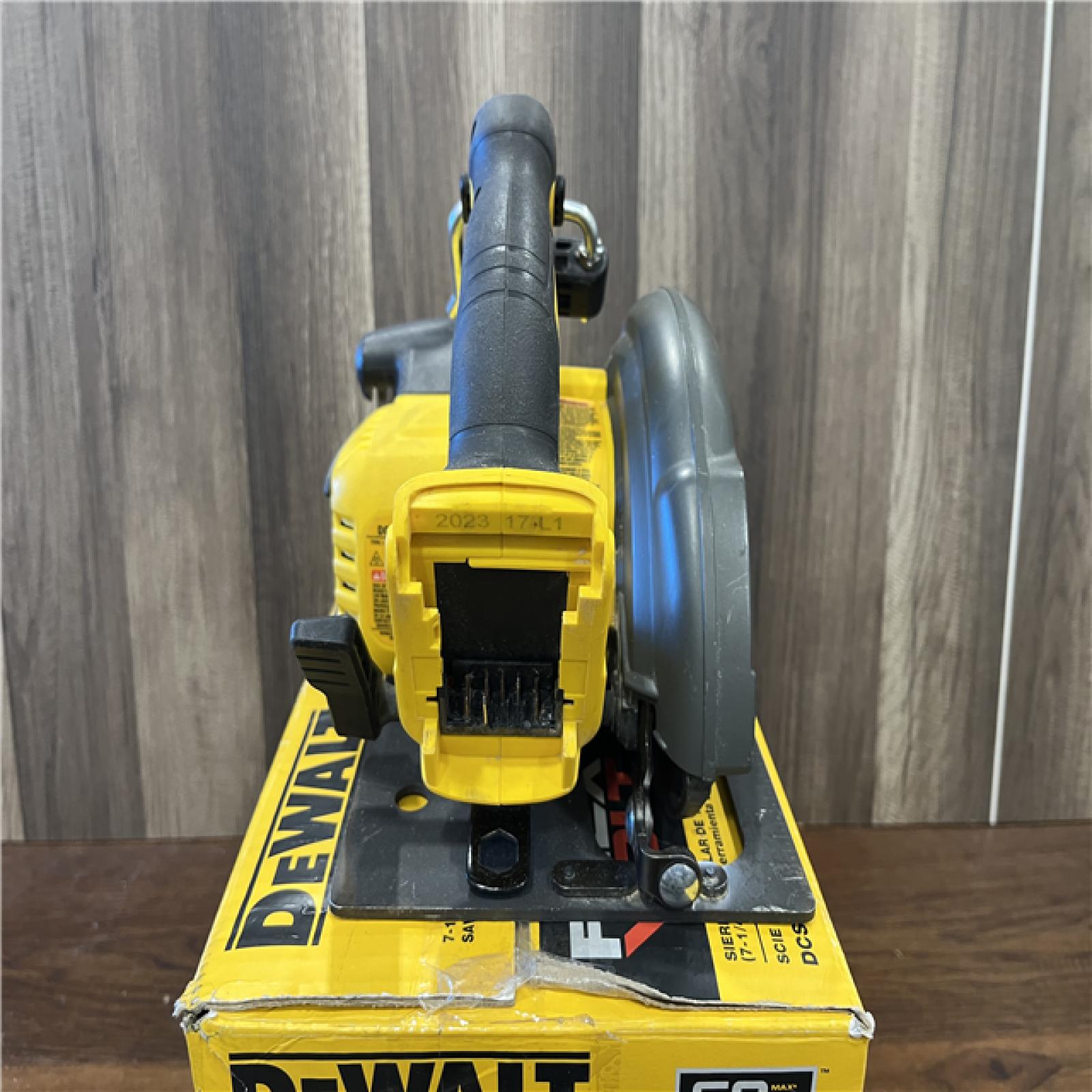 AS-IS DeWALT Flexvolt Max 7-1/4  60V Brushless Circular Saw ( TOOL ONLY )