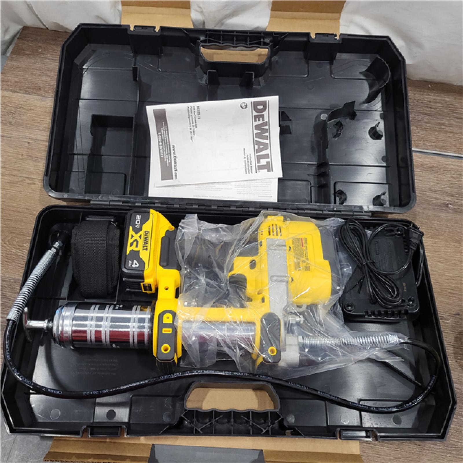 AS-IS DEWALT DCGG571M1 20V MAX Lithium Ion Grease Gun