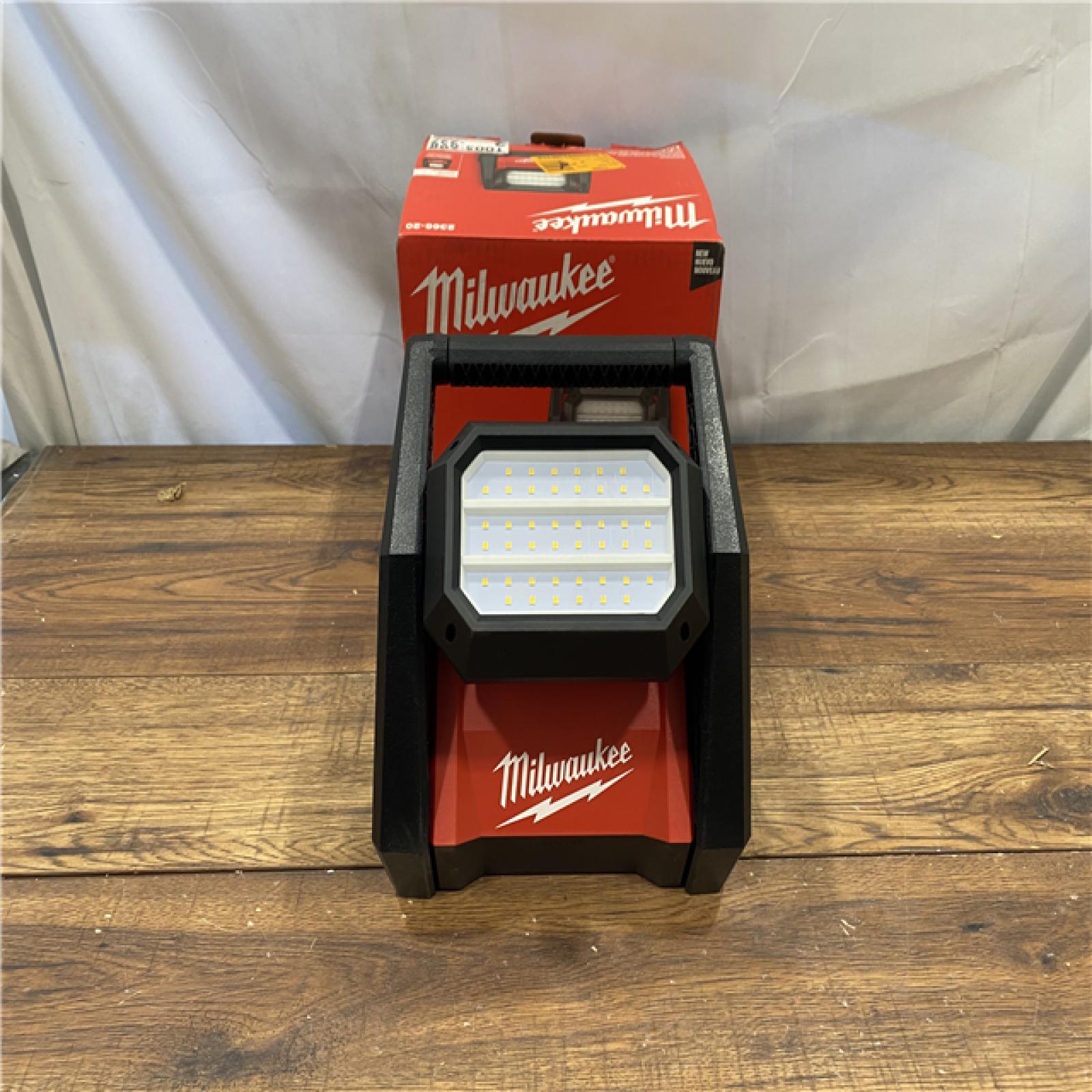 AS IS Milwaukee M18 ROVER Dual Power Flood Light