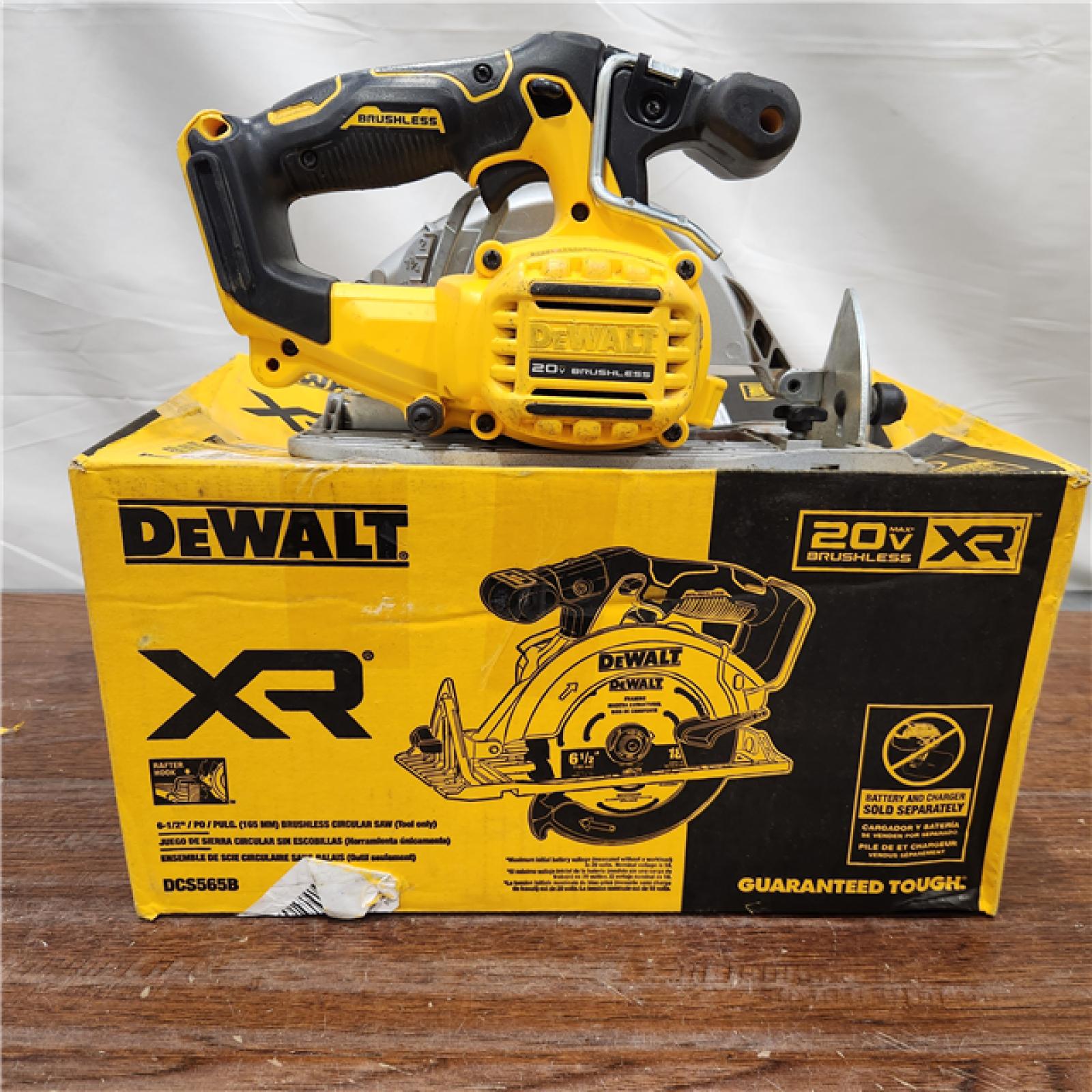 AS-IS DeWALT DCS565B 20V Max Brushless 6.5   Cordless Circular Saw