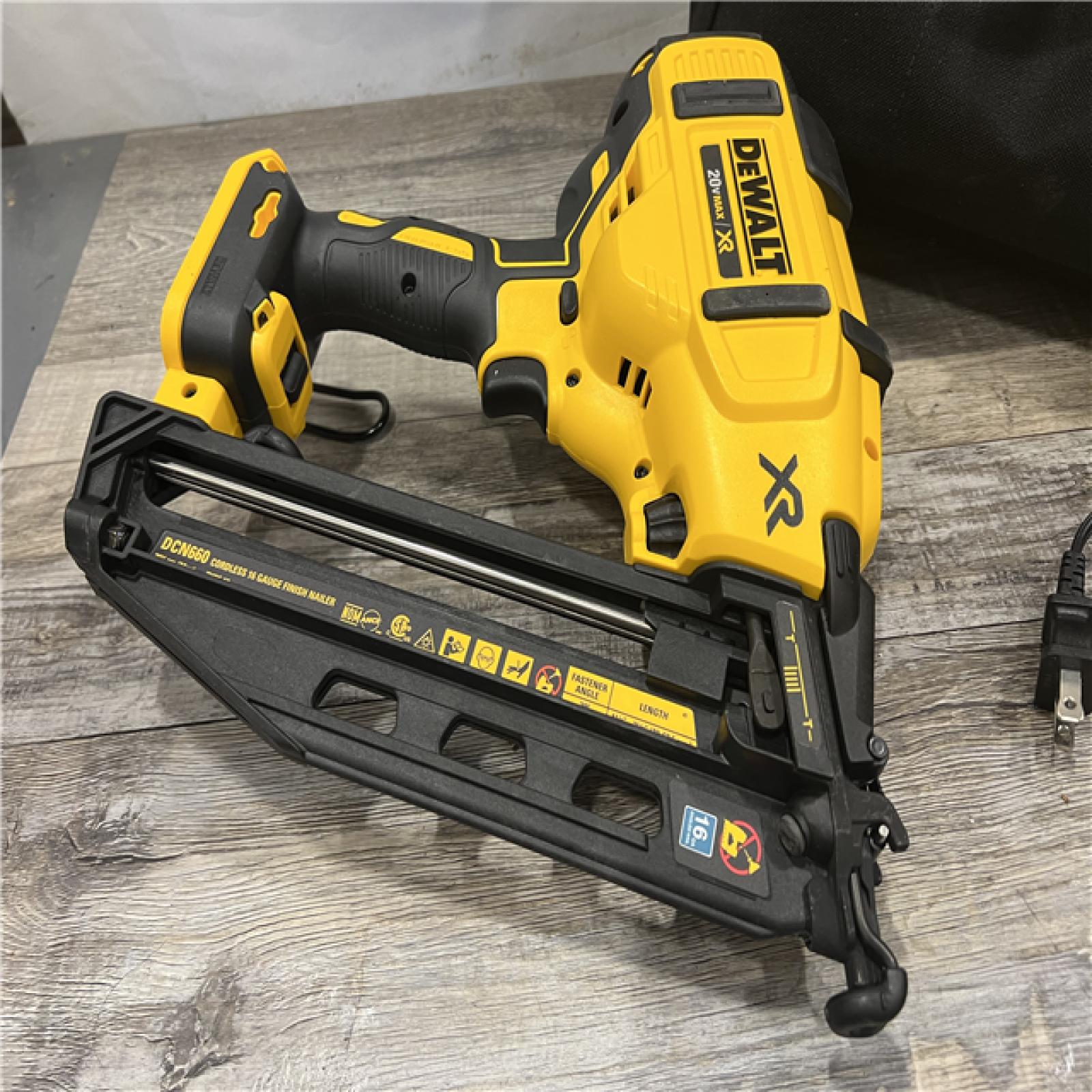 AS-IS DeWalt DCN660D1 20V 16 Gauge Cordless Angled Finish Nailer Kit W/ 2Ah Battery