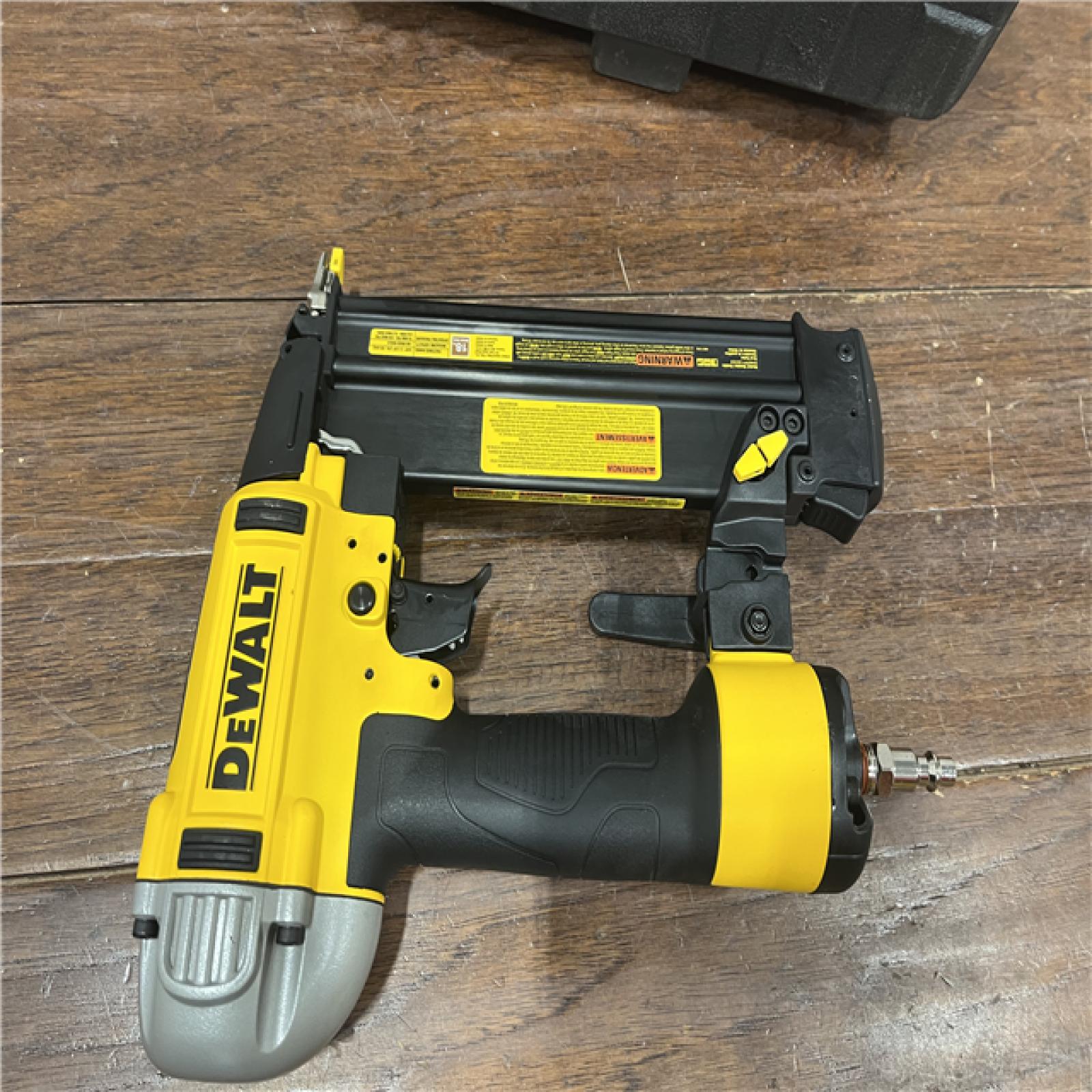 AS-ISDeWalt DWFP12233 18 Gauge Precision Point Brad Nailer with Selectable Trigger