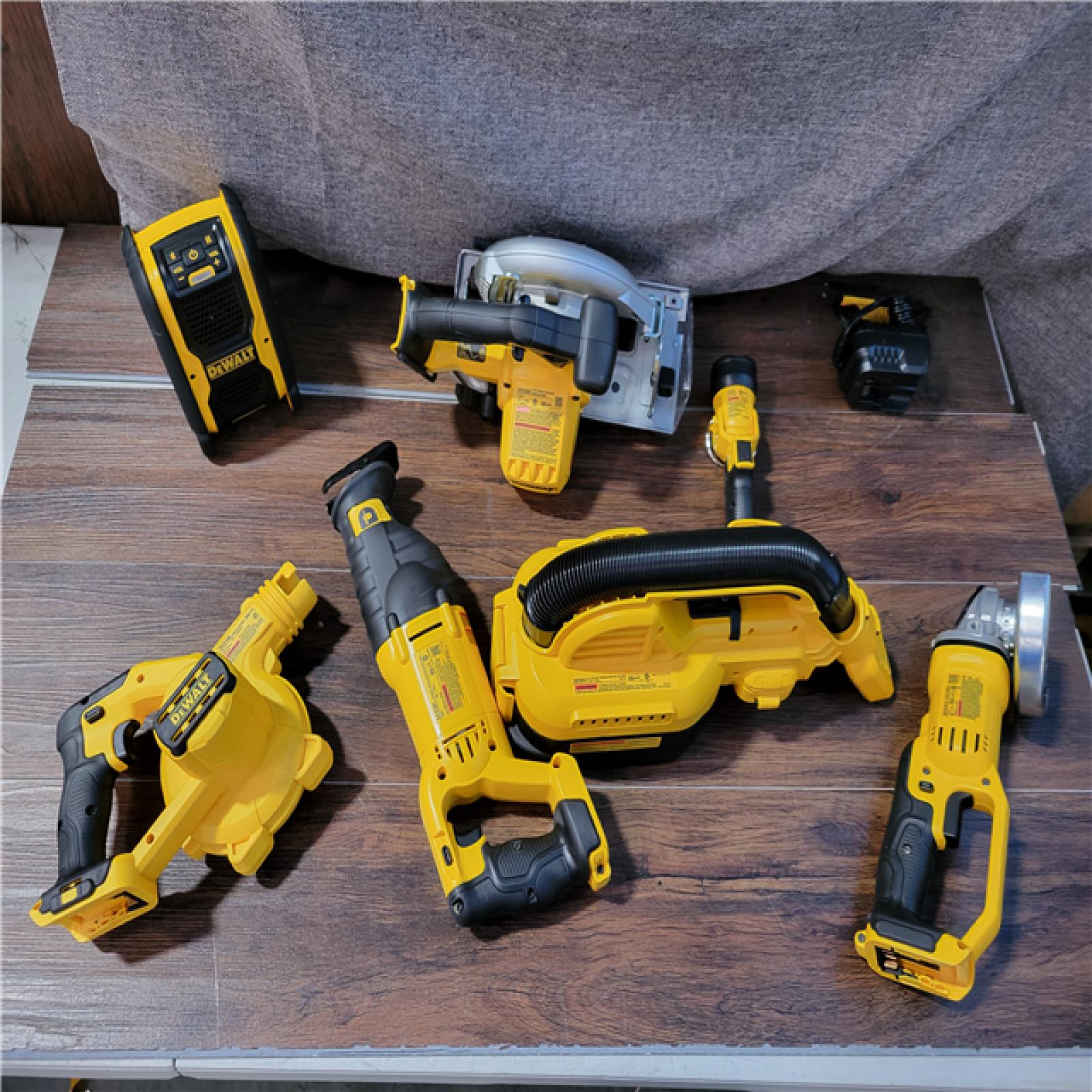 CALIFORNIA AS-IS DEWALT TOOL COMPACT KIT (MISSING BATTERIES AND 3 TOOL) (BAGS INCLUDED(