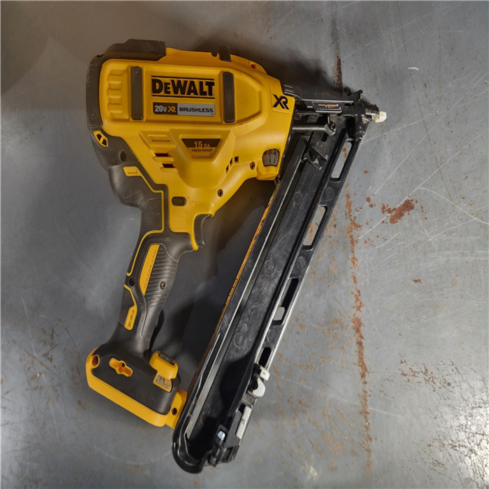 HOUSTON LOCATION - AS-IS DEWALT 20V MAX XR 15 Ga. Cordless 34 Deg Nailer 20 V