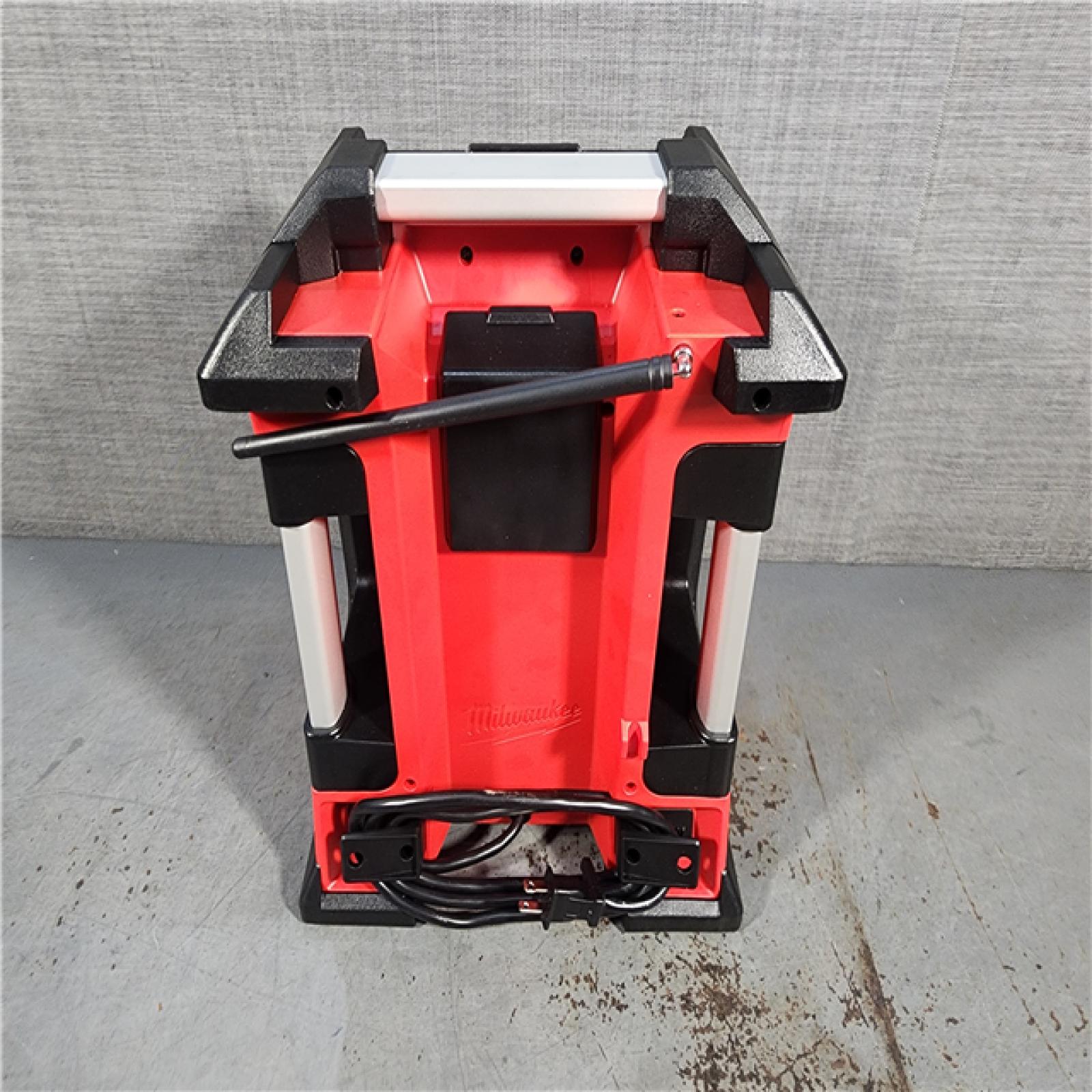 HOUSTON LOCATION - AS-IS M18 Lithium-Ion Cordless Jobsite Radio/Charger