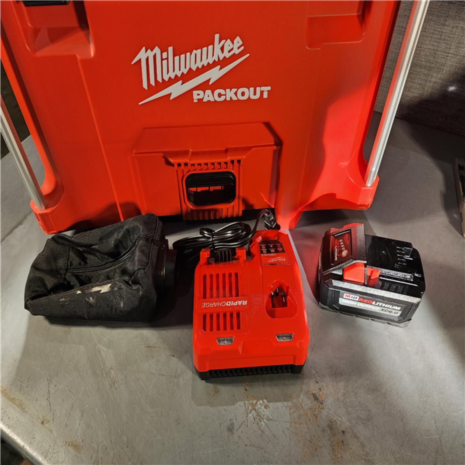 HOUSTON LOCATION - AS-IS (APPEARS LIKE NEW) Milwaukee 2831-21 M18 FUEL 18-Volt Lithium-Ion Brushless Cordless 6-1/2 in. Plunge Track Saw PACKOUT Kit with One 6.0 Ah Battery