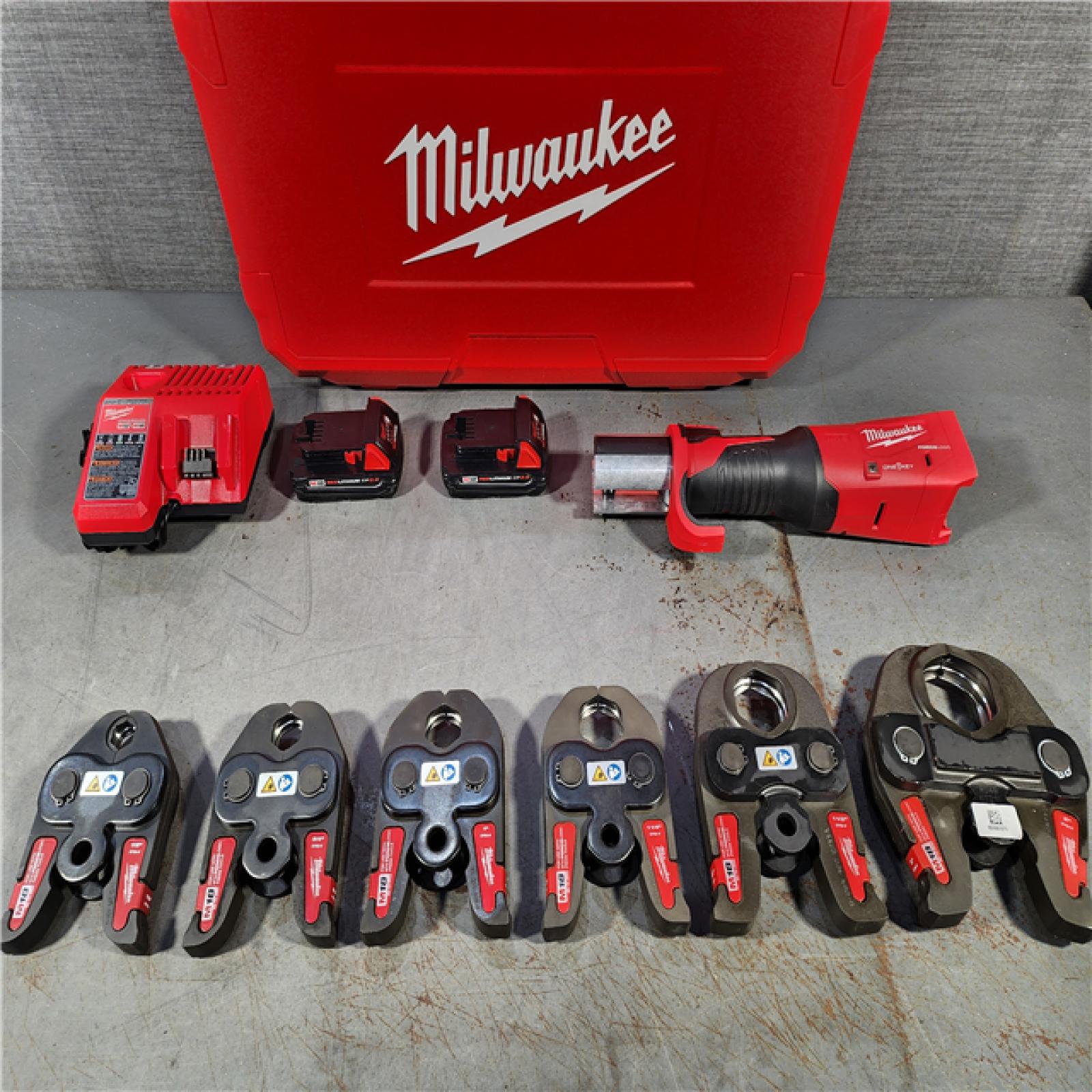 HOUSTON LOCATION - AS-IS (APPEARS LIKE NEW) Milwaukee M18 Force Logic ONE KEY Press Tool 1/2-2 Kit