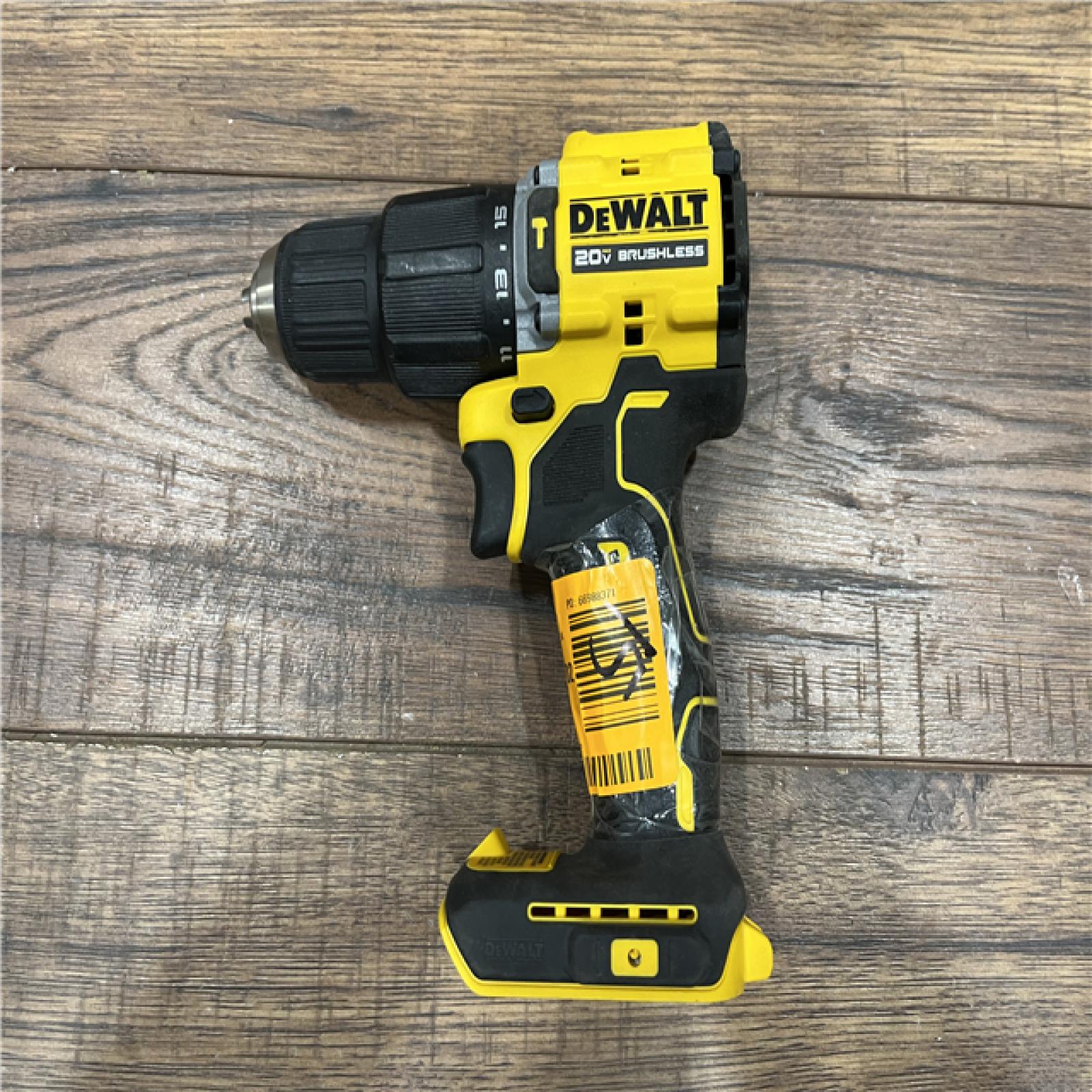 AS-IS DEWALT ATOMIC 20-Volt Lithium-Ion Cordless 1/2 in. Compact Hammer Drill with 3.0Ah Battery, Charger and Bag ( TOOL ONLY )