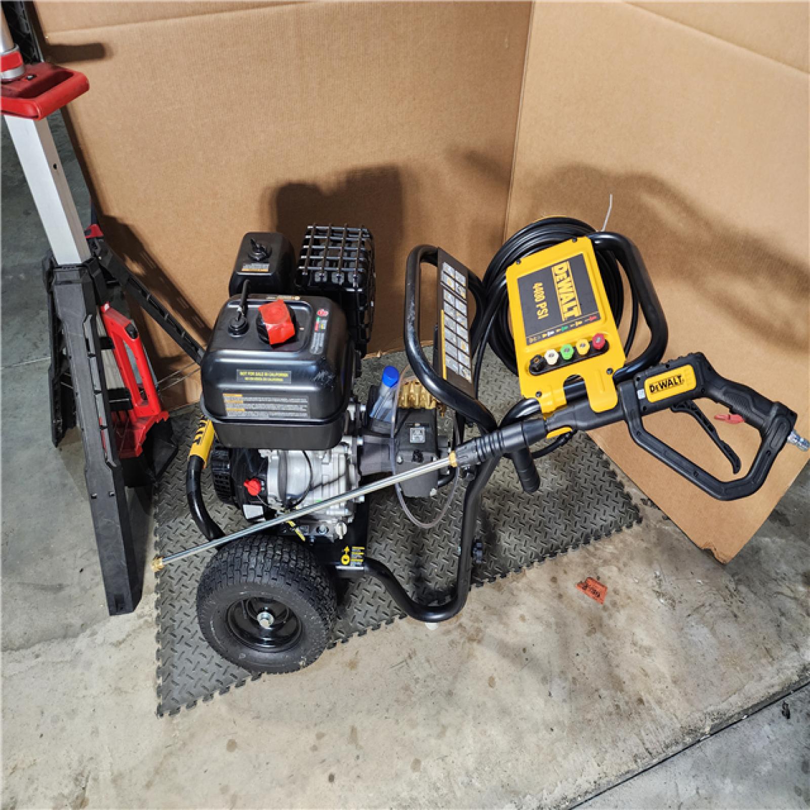 HOUSTON LOCATION - AS-IS (APPEARS LIKE NEW) DEWALT 4400 PSI 4.0 GPM Cold Water Gas Pressure Washer