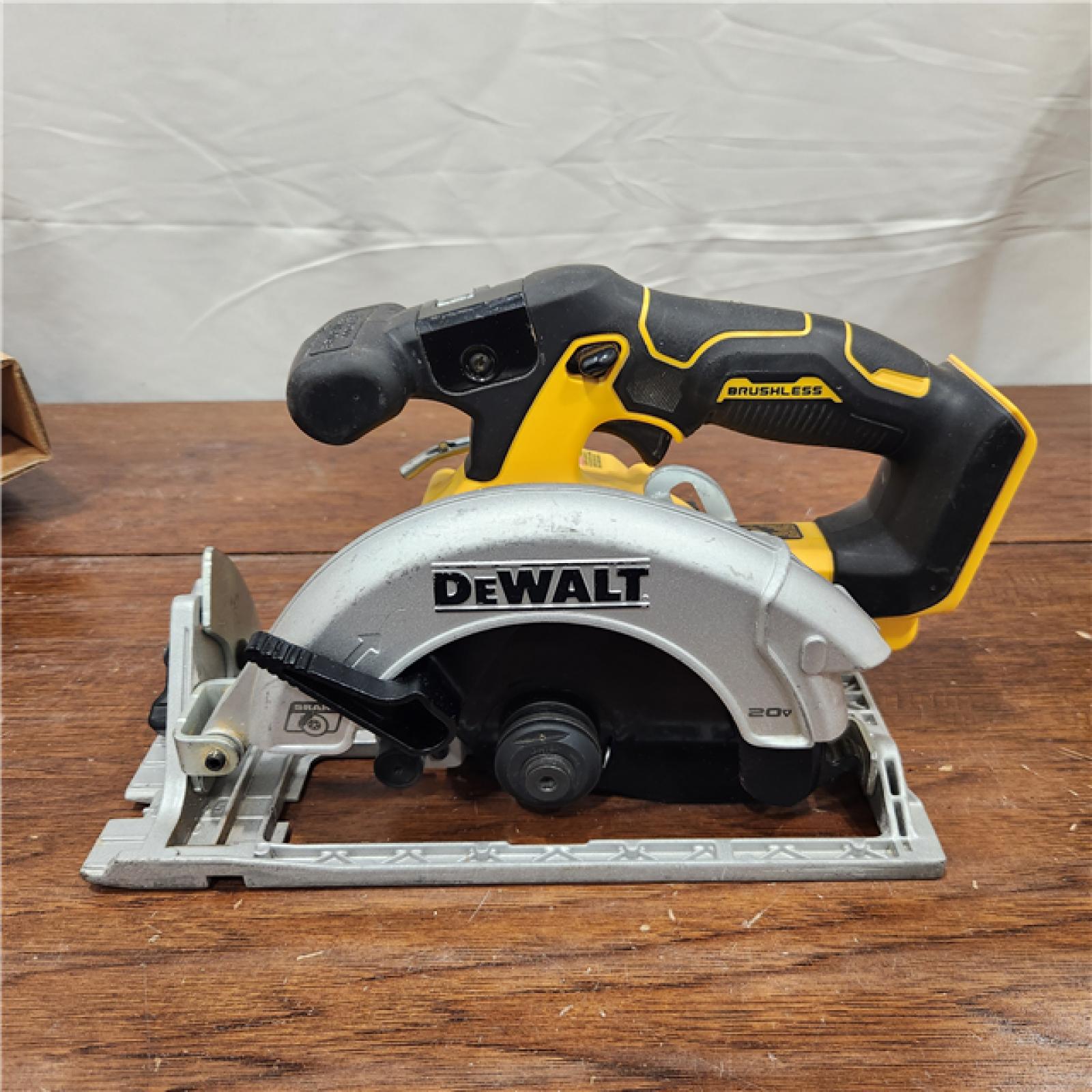 AS-IS DeWALT DCS565B 20V Max Brushless 6.5   Cordless Circular Saw