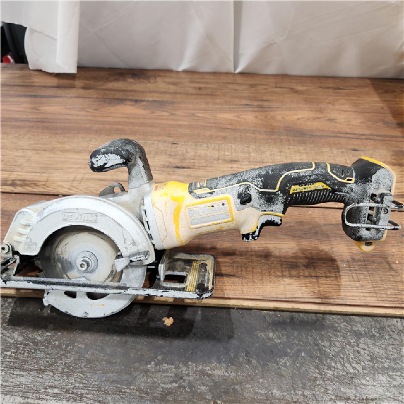 AS-IS ATOMIC 20V MAX Cordless Brushless 4-1/2 in. Circular Saw (Tool Only)