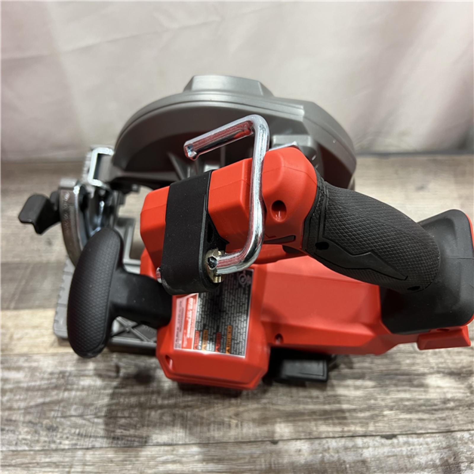 AS-IS Milwaukee M18 FUEL 18V Lithium-Ion Brushless Cordless 7-1/4 in. Circular Saw (Tool-Only)