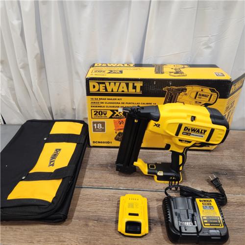 AS IS DEWALT 20V MAX XR 18 Gauge Brad Nailer Kit