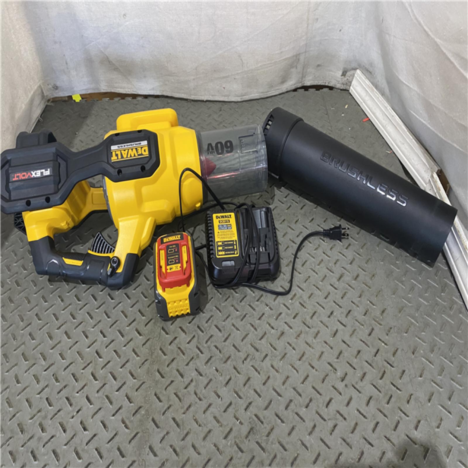 Houston location AS-IS DeWalt DEWALT 60V AXIAL BLOWER