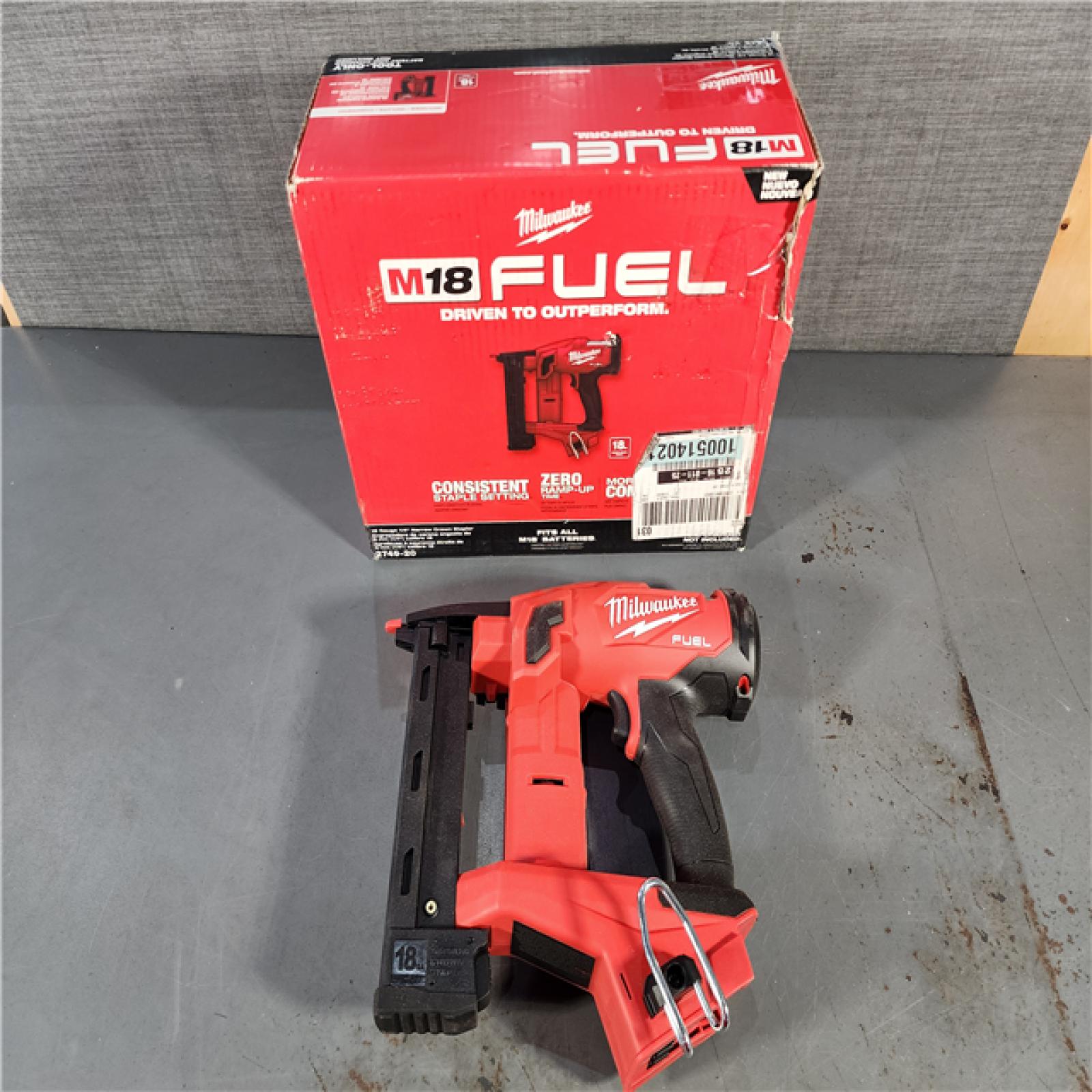 HOUSTON LOCATION - AS-IS (APPEARS LIKE NEW) M18 FUEL 18-Volt Lithium-Ion Brushless Cordless 18-Gauge 1/4 in. Narrow Crown Stapler (Tool-Only)