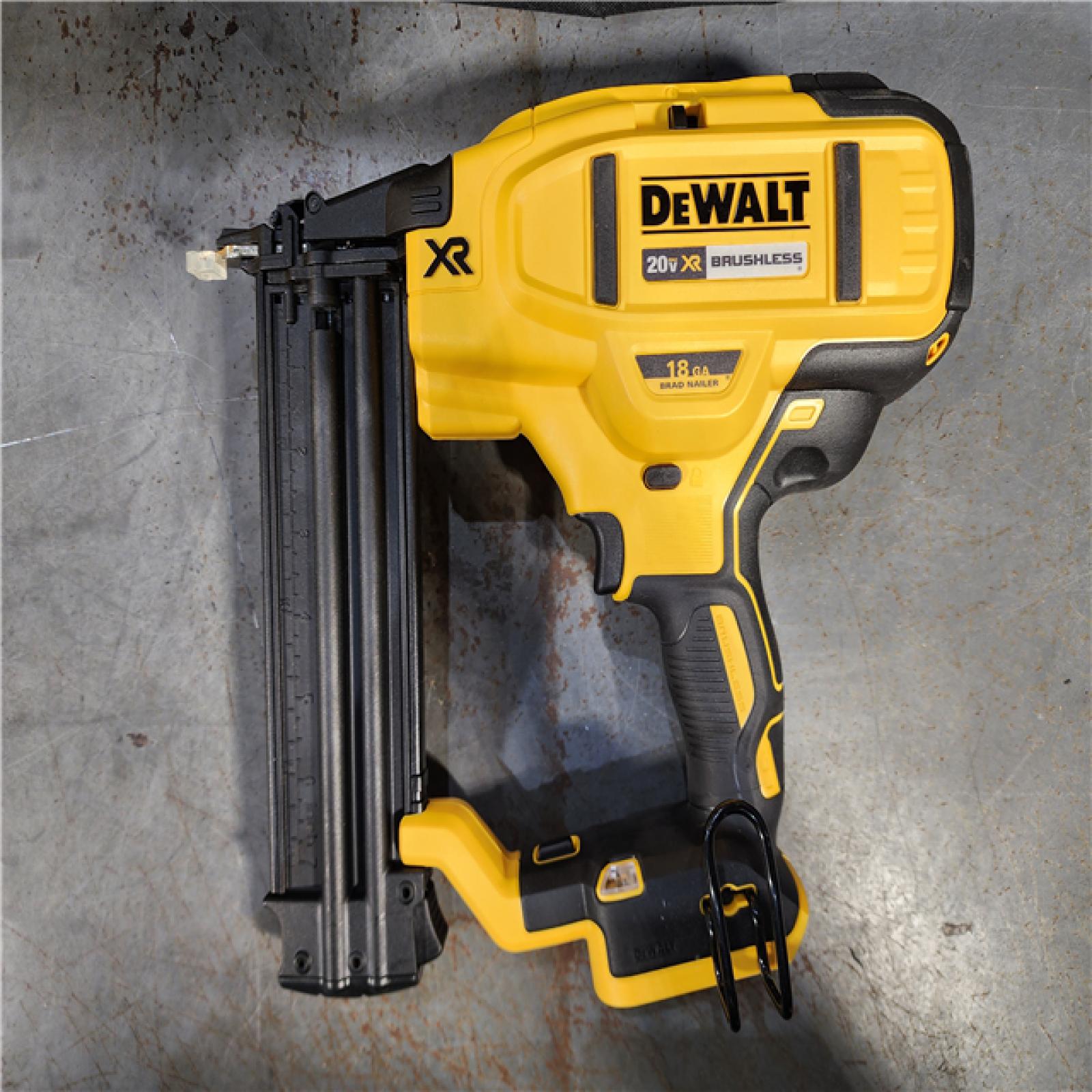 HOUSTON LOCATION - AS-IS DEWALT 20V MAX XR 18 Gauge Brad Nailer Kit