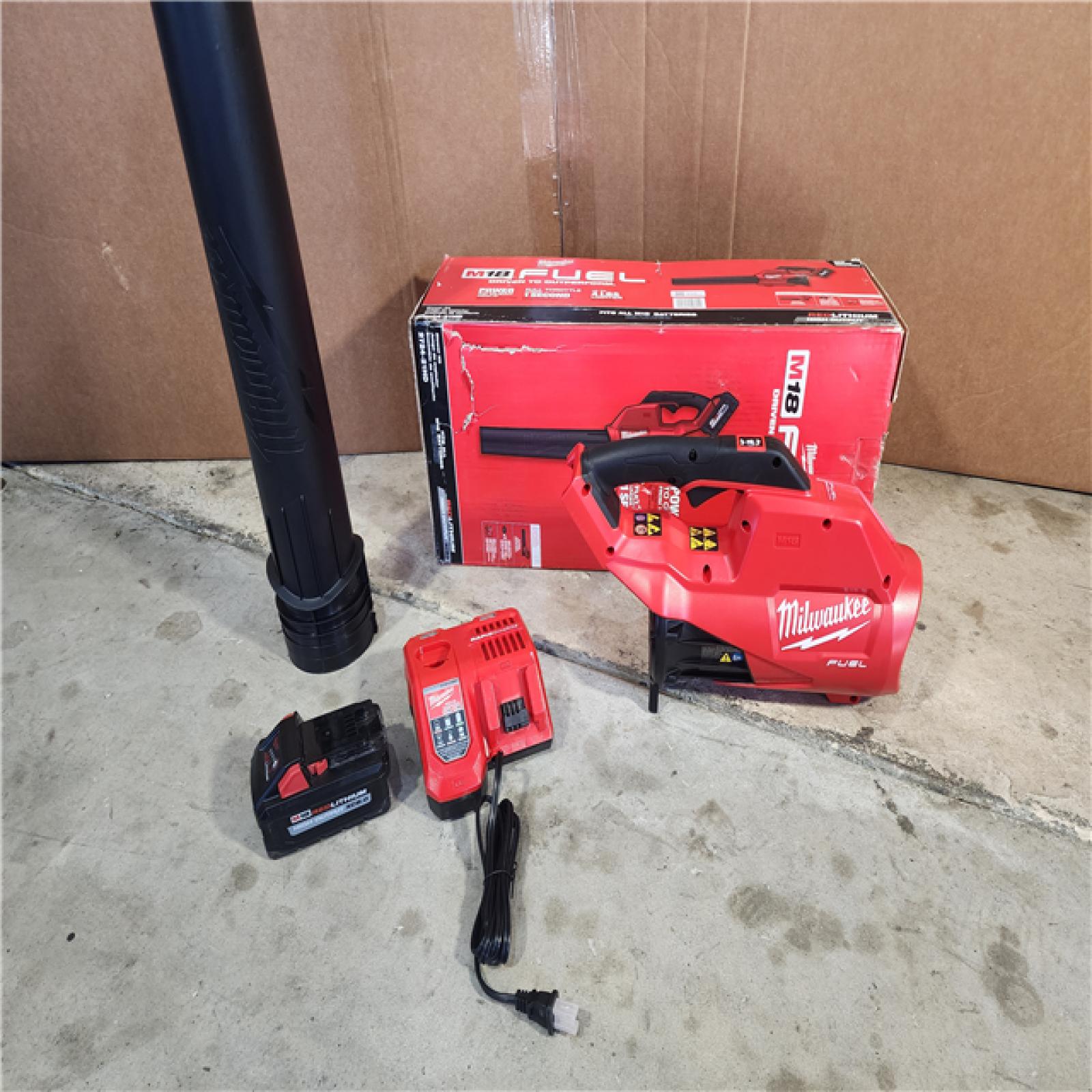 HOUSTON LOCATION - AS-IS (APPEARS LIKE NEW) M18 FUEL 120 MPH 450 CFM 18V Lithium-Ion Brushless Cordless Handheld Blower Kit with 8.0 Ah Battery, Rapid Charger