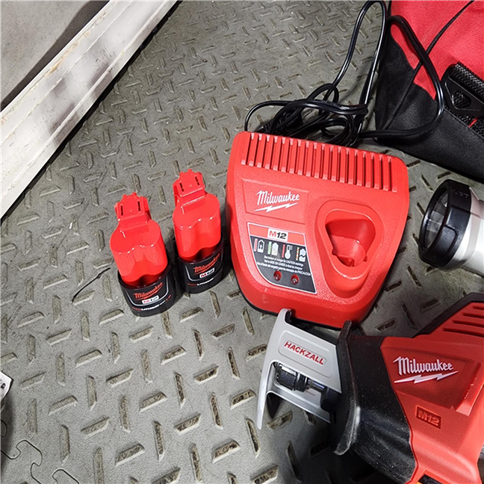 HOUSTON LOCATION - AS-IS Milwaukee 5 Tool Combo Kit W/ (2) Battery & Charger