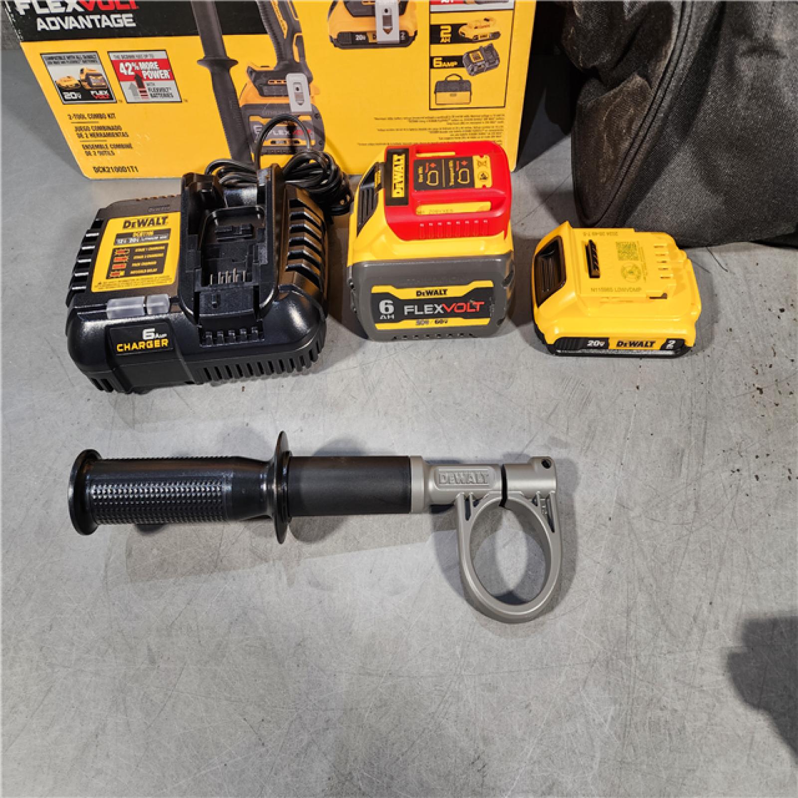 HOUSTON LOCATION - AS-IS (APPEARS LIKE NEW) DEWALT 20V MAX Cordless Brushless Hammer Drill/Driver 2 Tool Combo Kit with FLEXVOLT ADVANTAGE