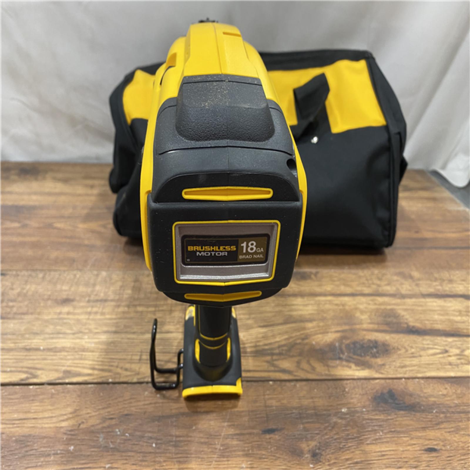 AS IS DEWALT 20V MAX XR 18 Gauge Brad Nailer Kit