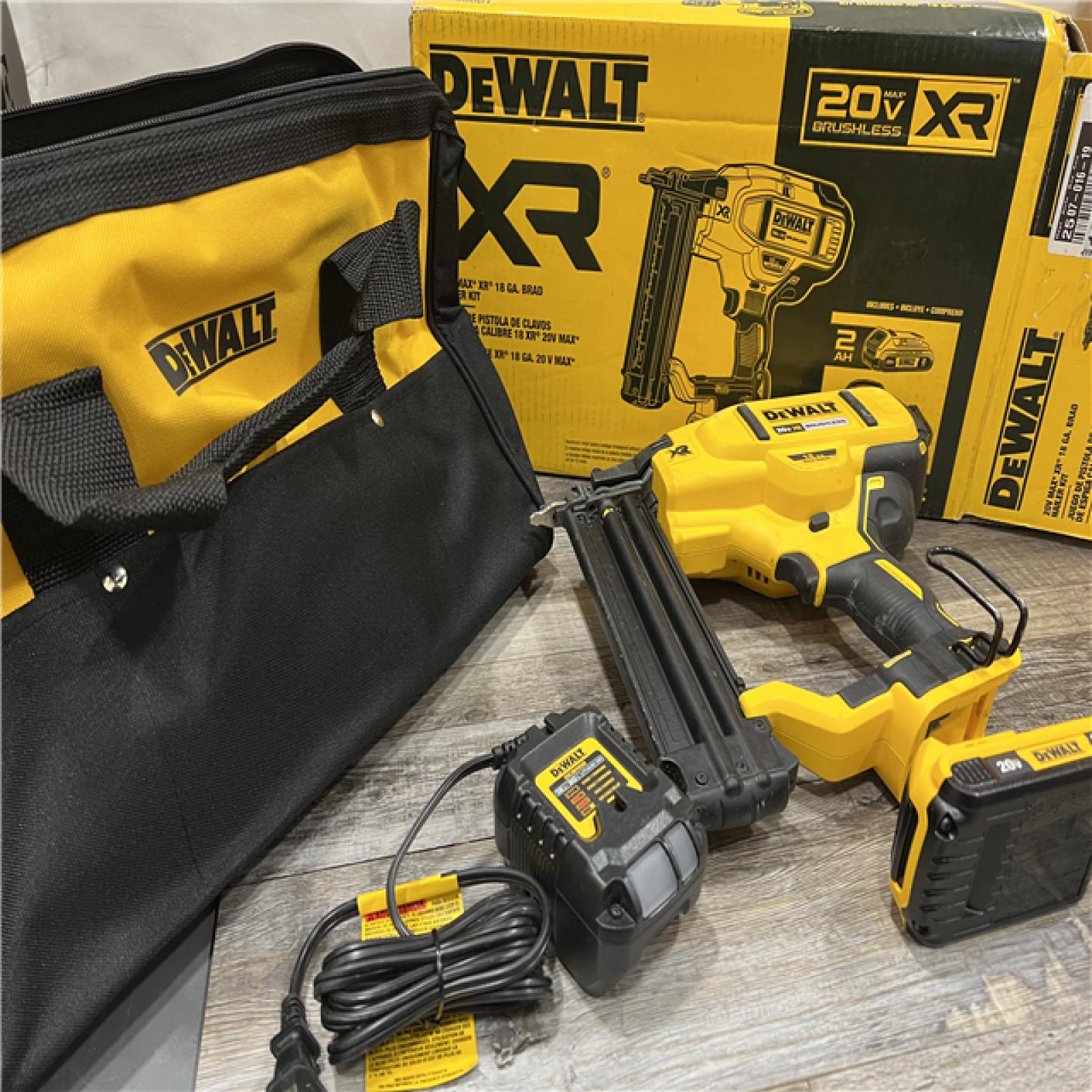 AS-IS DEWALT 20V MAX XR 18 Gauge Brad Nailer Kit