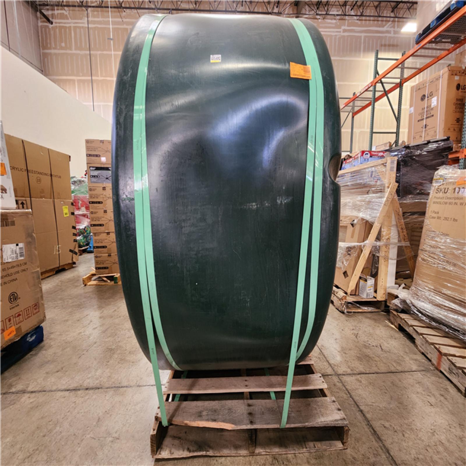 Phoenix Location VPC 550 Gal. Dark Green Polyethylene Vertical Water Storage Tank