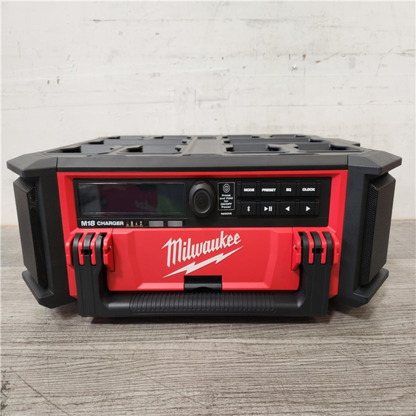 Phoenix Location NEW Milwaukee M18 Lithium-Ion Cordless PACKOUT Radio/Speaker with Built-In Charger