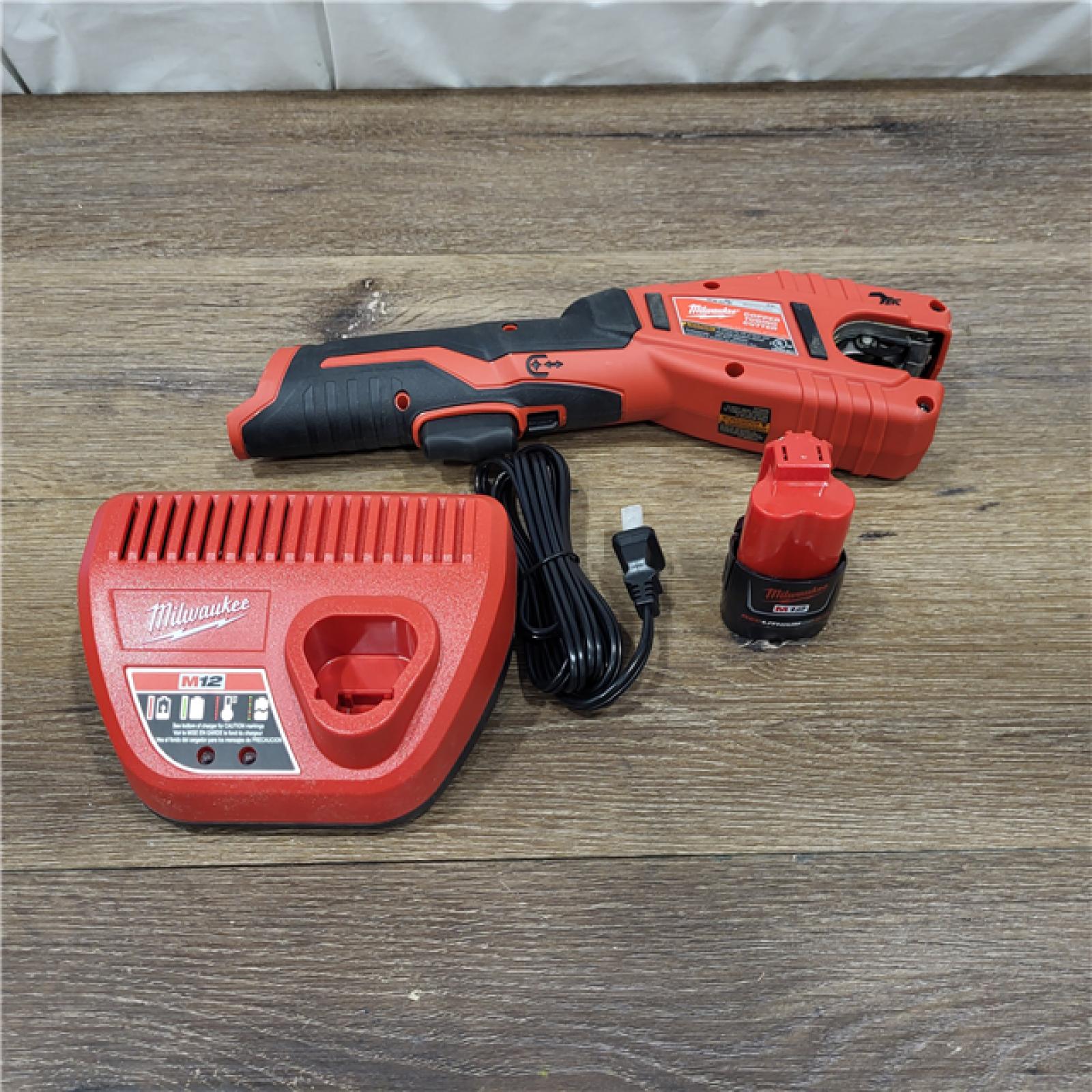 AS-IS Milwaukee M12 Cordless Lithium-Ion Tubing Cutter Kit