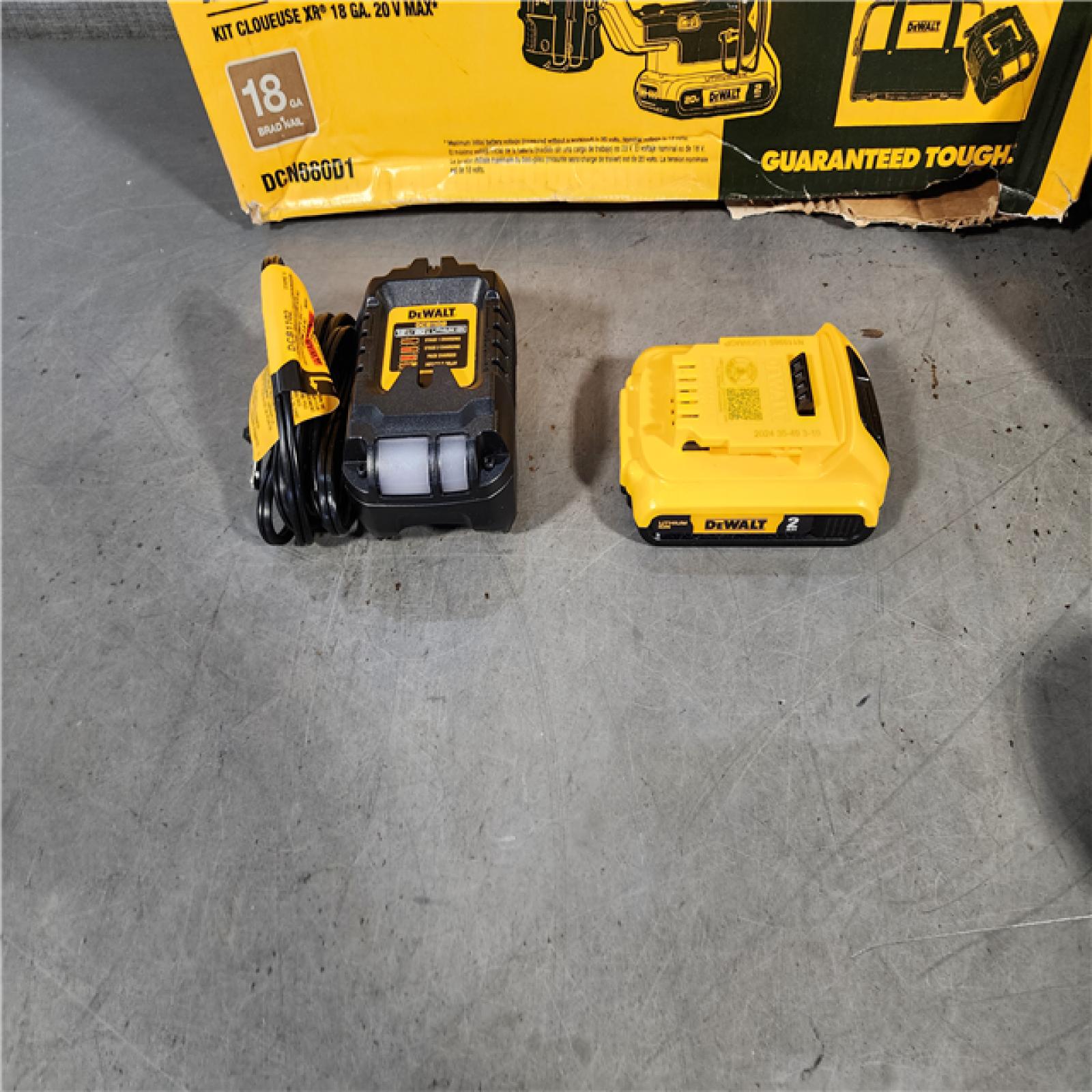 HOUSTON LOCATION - AS-IS DEWALT 20V MAX XR 18 Gauge Brad Nailer Kit