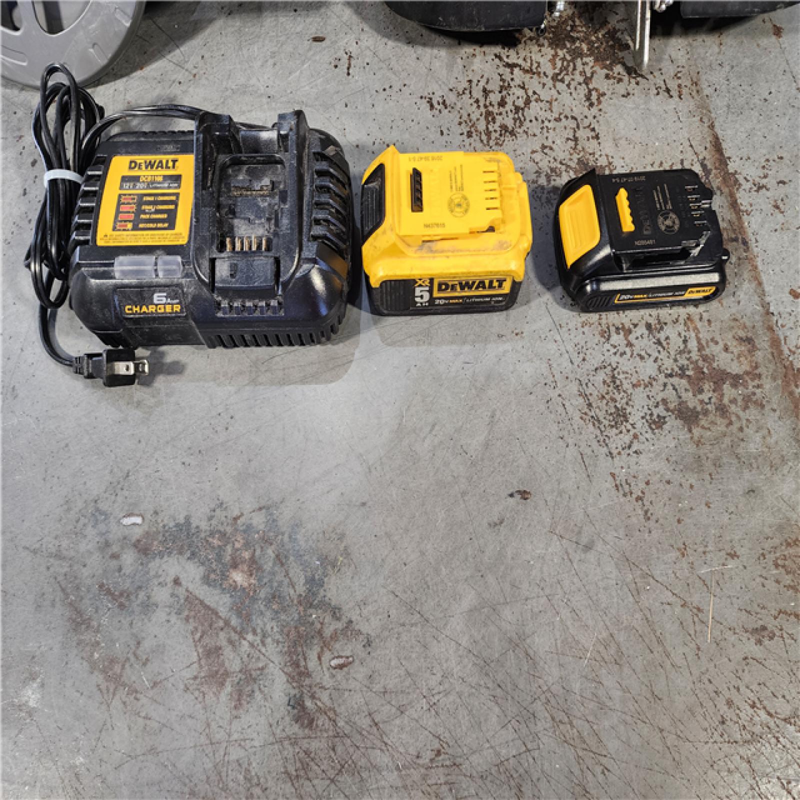 HOUSTON LOCATION - AS-IS DEWALT 2 TOOL COMBO KIT W/(2) BATTERY & CHARGER