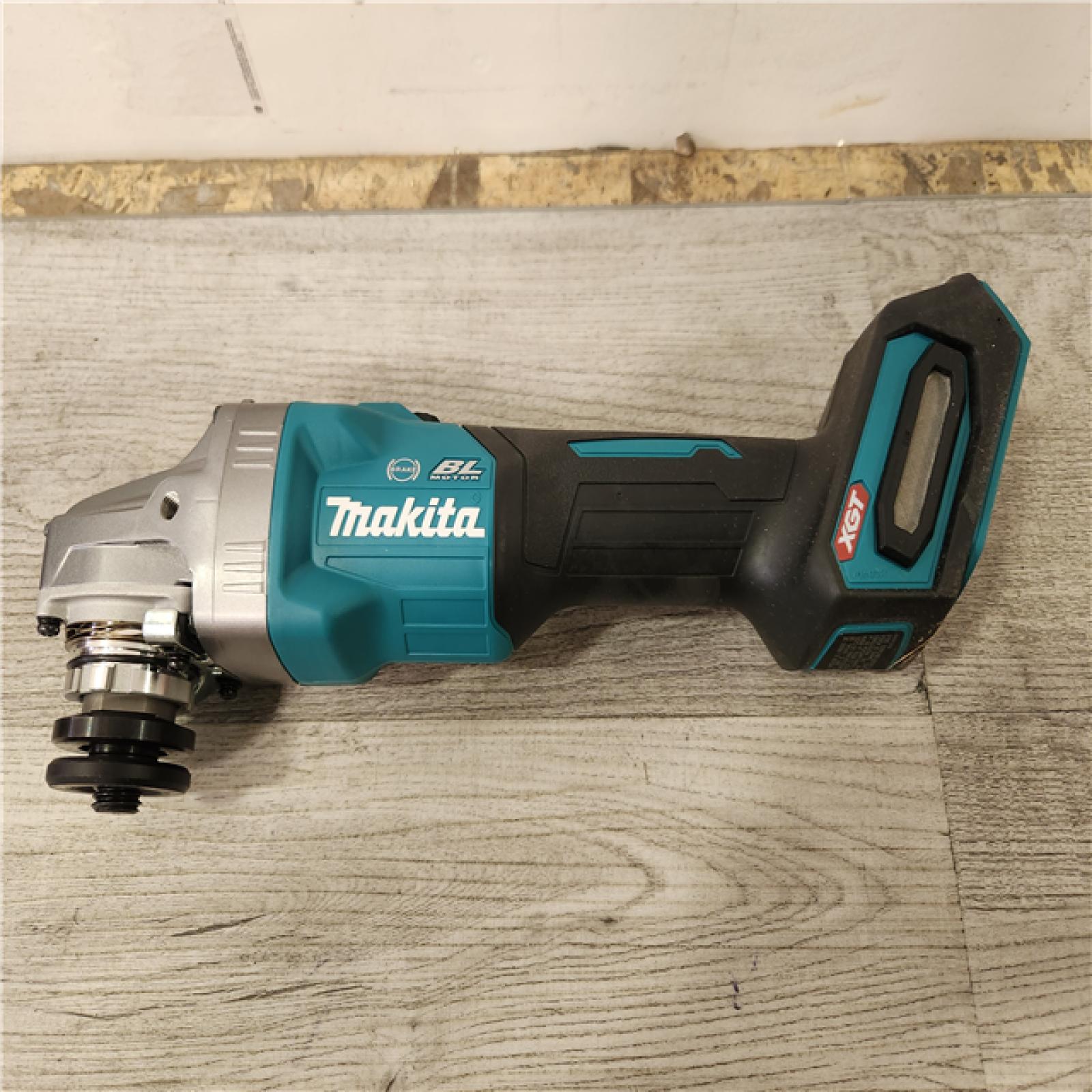 Phoenix Location Makita 40V Max XGT Brushless Cordless 4-1/2/5 in. Angle Grinder with Electric Brake (Tool Only)