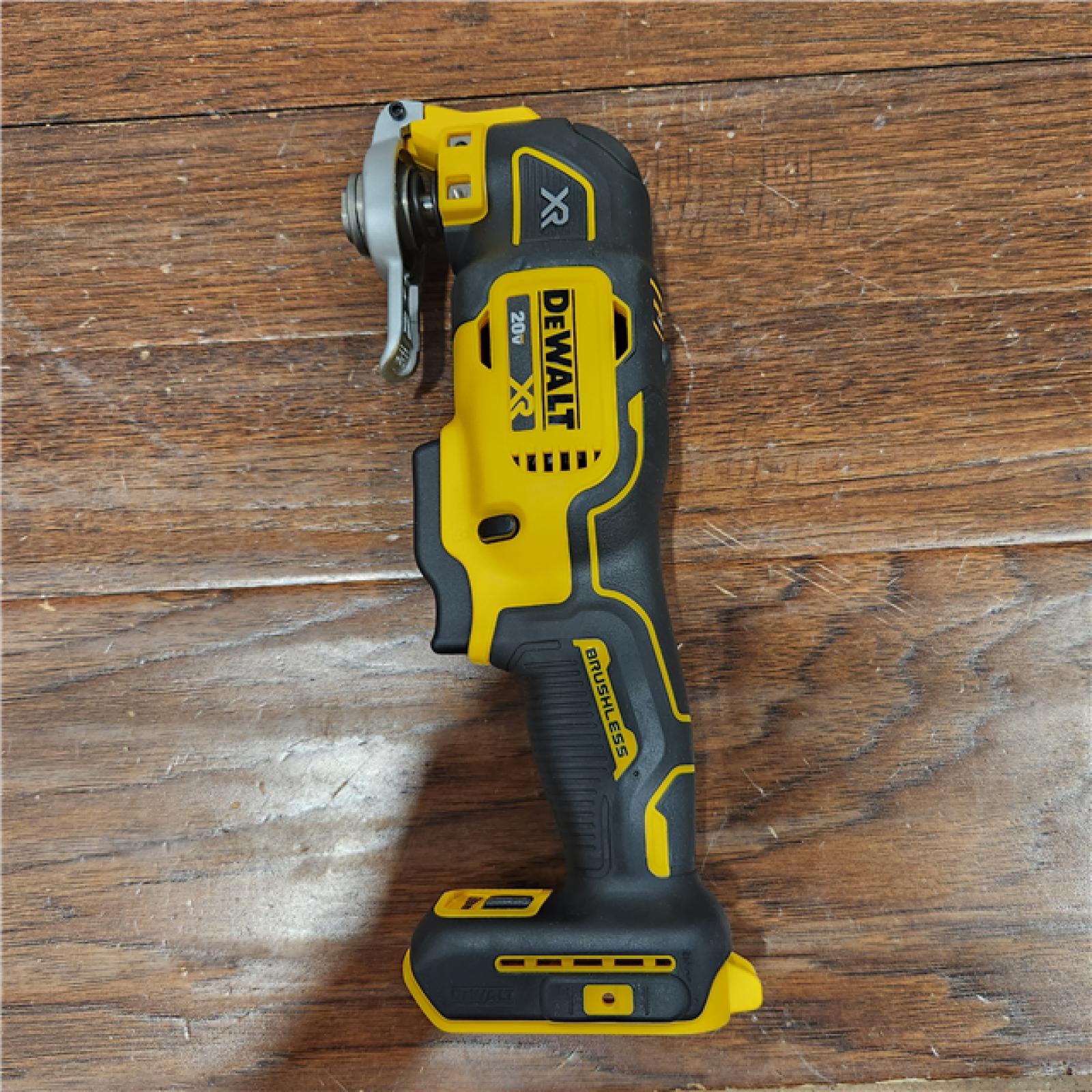 NEW DEWALT 20-Volt MAX XR Cordless 3-speed Brushless Oscillating Multi Tool DCS356B tool only